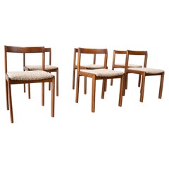 Conjunto de seis elegantes sillas de comedor italianas