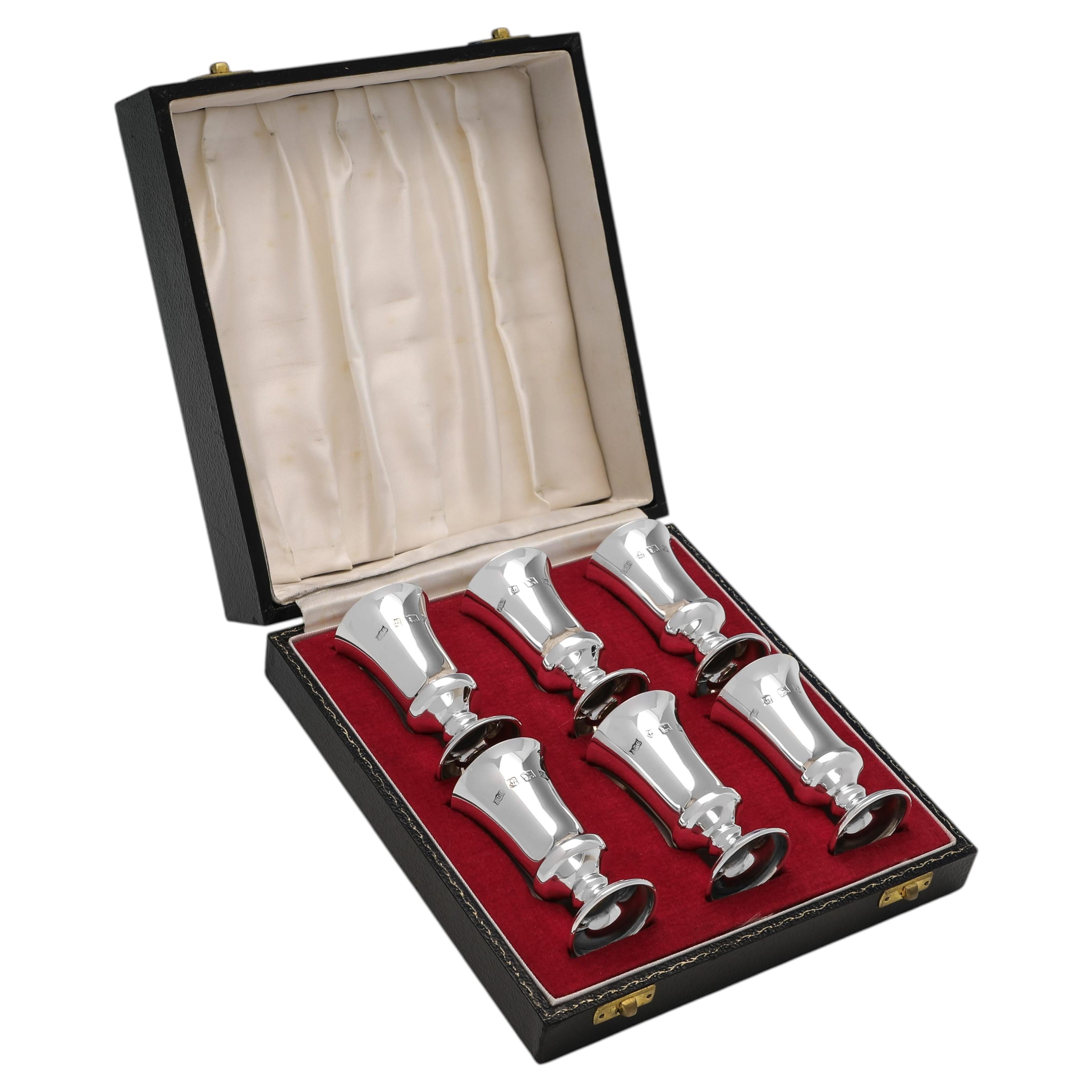 Set of Six Elizabeth II Sterling Silver Tot Cups by A.T. Cannon, 1972 For Sale