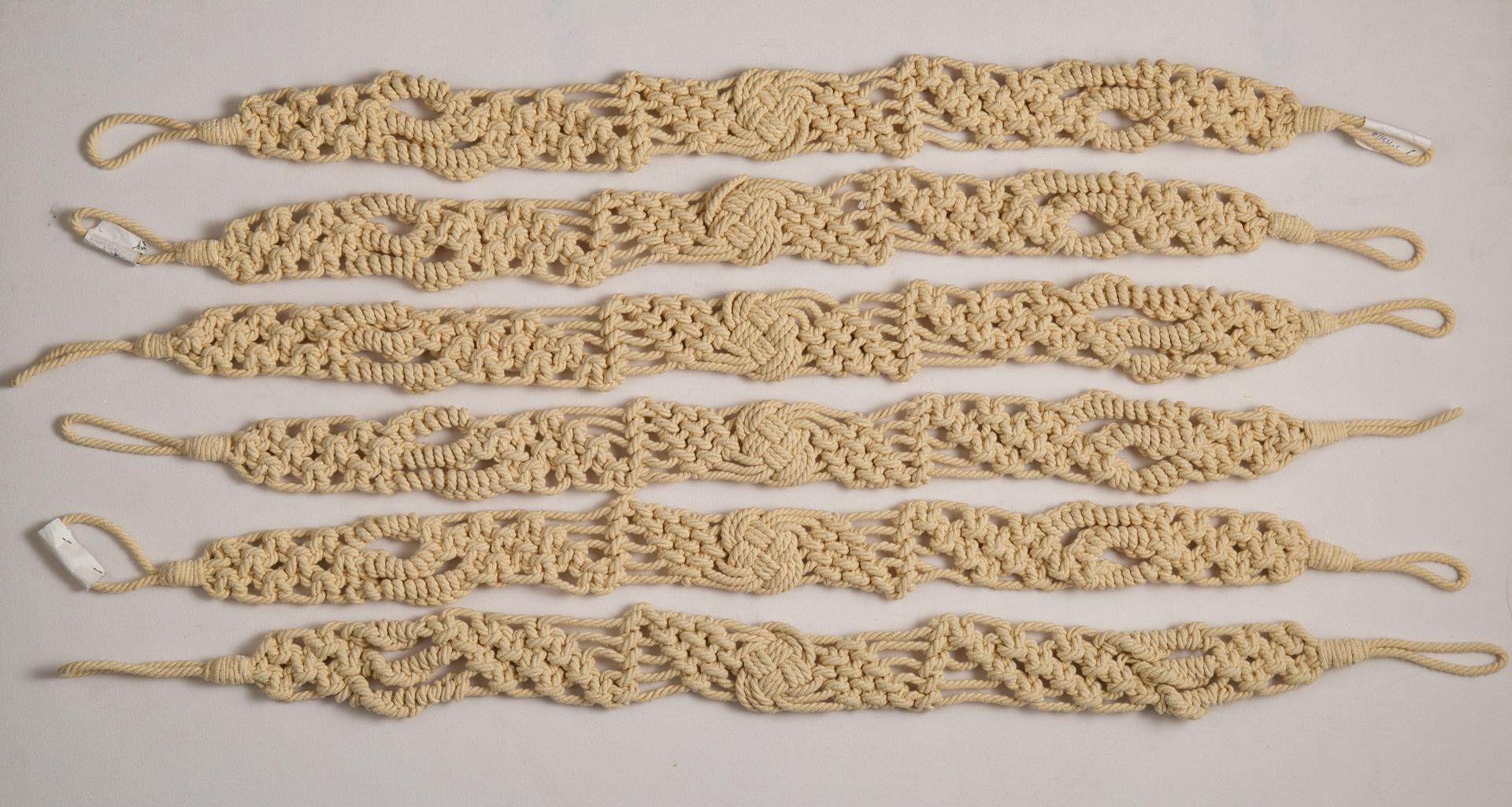 Set di sei embrasses in cotone naturale, perfetti per raccogliere le tue tende su un lato in una casa country o minimal.