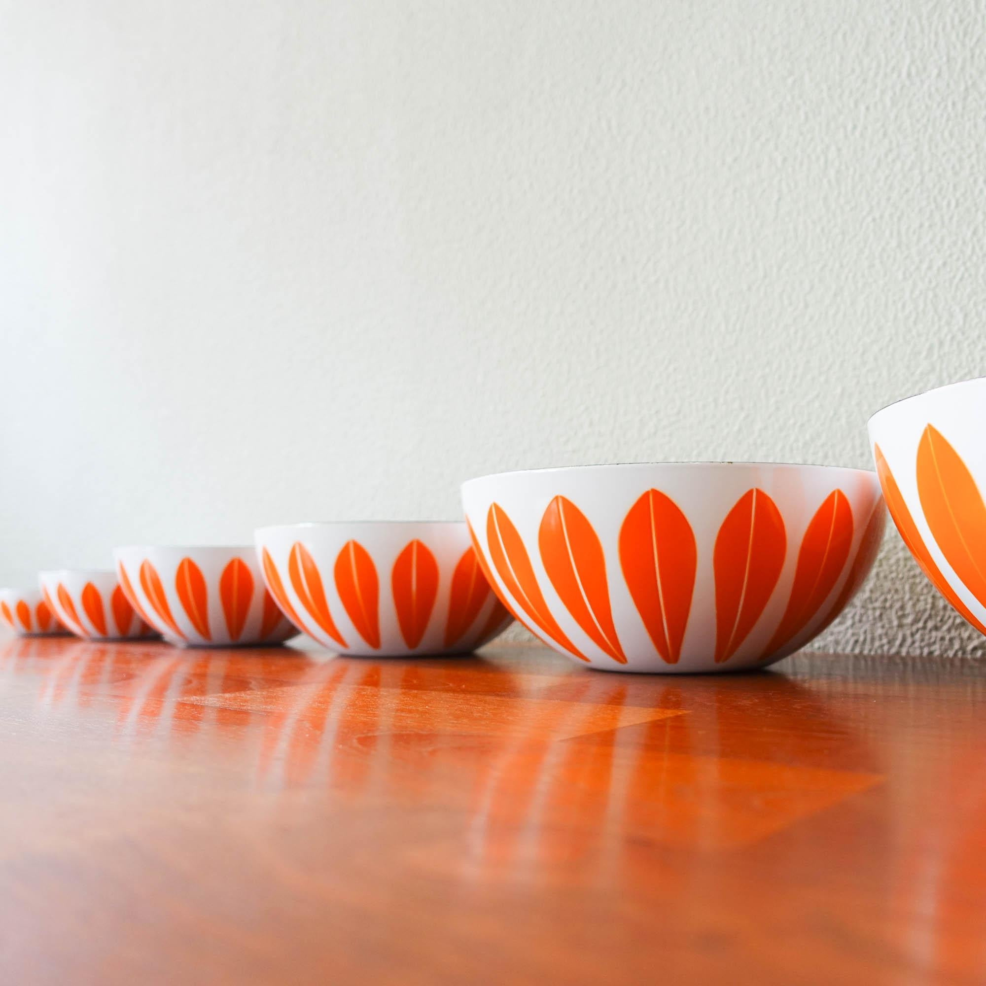 Set of Six Enamel Lotus Bowls by Grete Prytz Kittelsen for Cathrineholm, 1960s 1