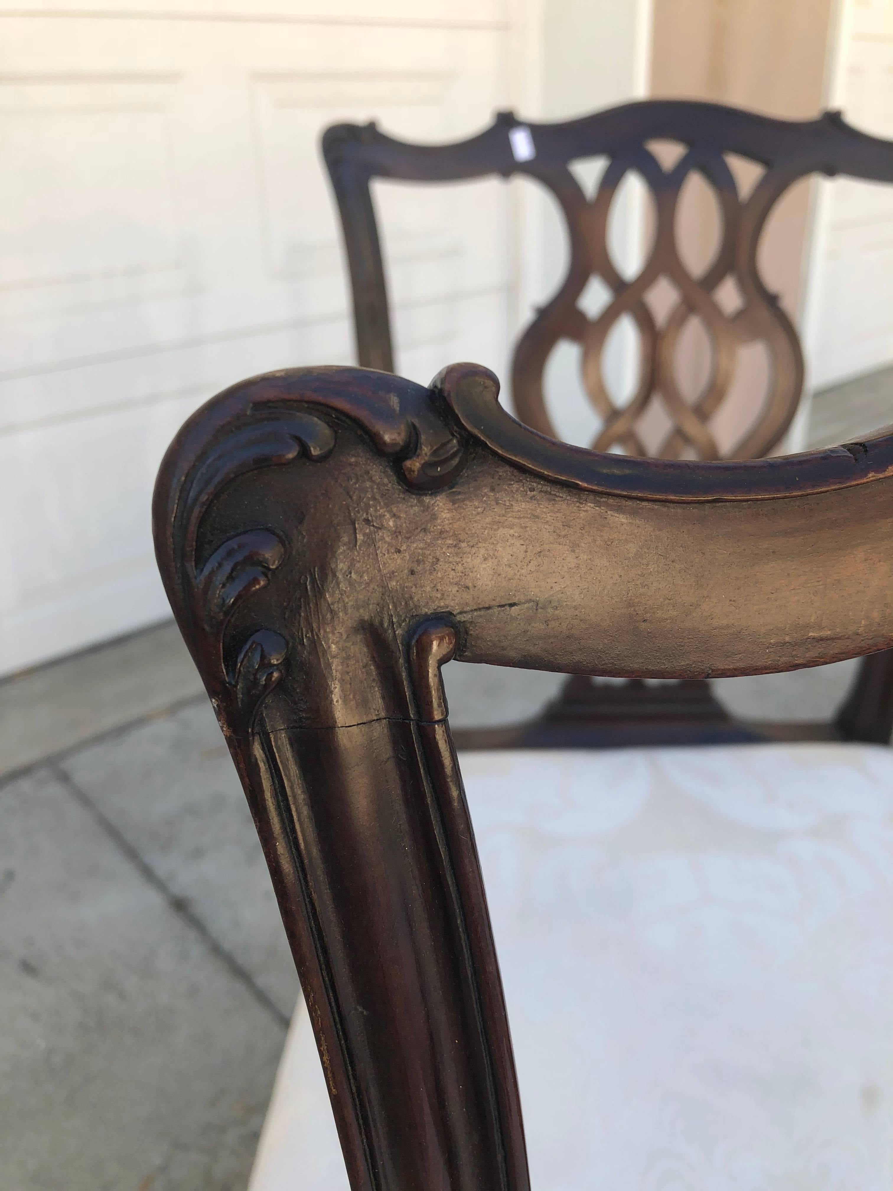 Set of Six English 18th Century George III Mahogany Chippendale Dining Chairs In Excellent Condition For Sale In Allentown, PA