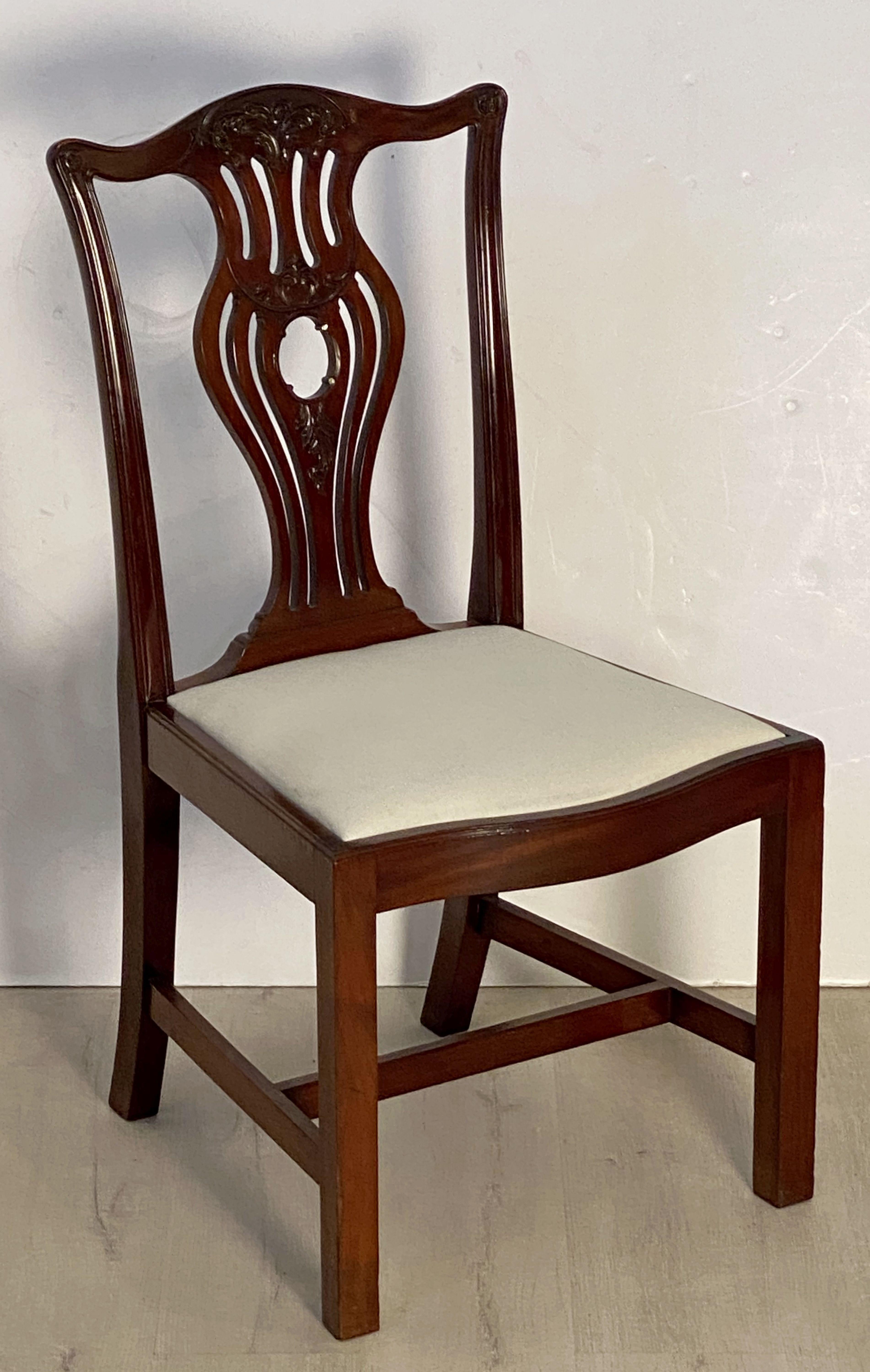 Set of Six English Dining Chairs of Mahogany in the Art Nouveau Style 4
