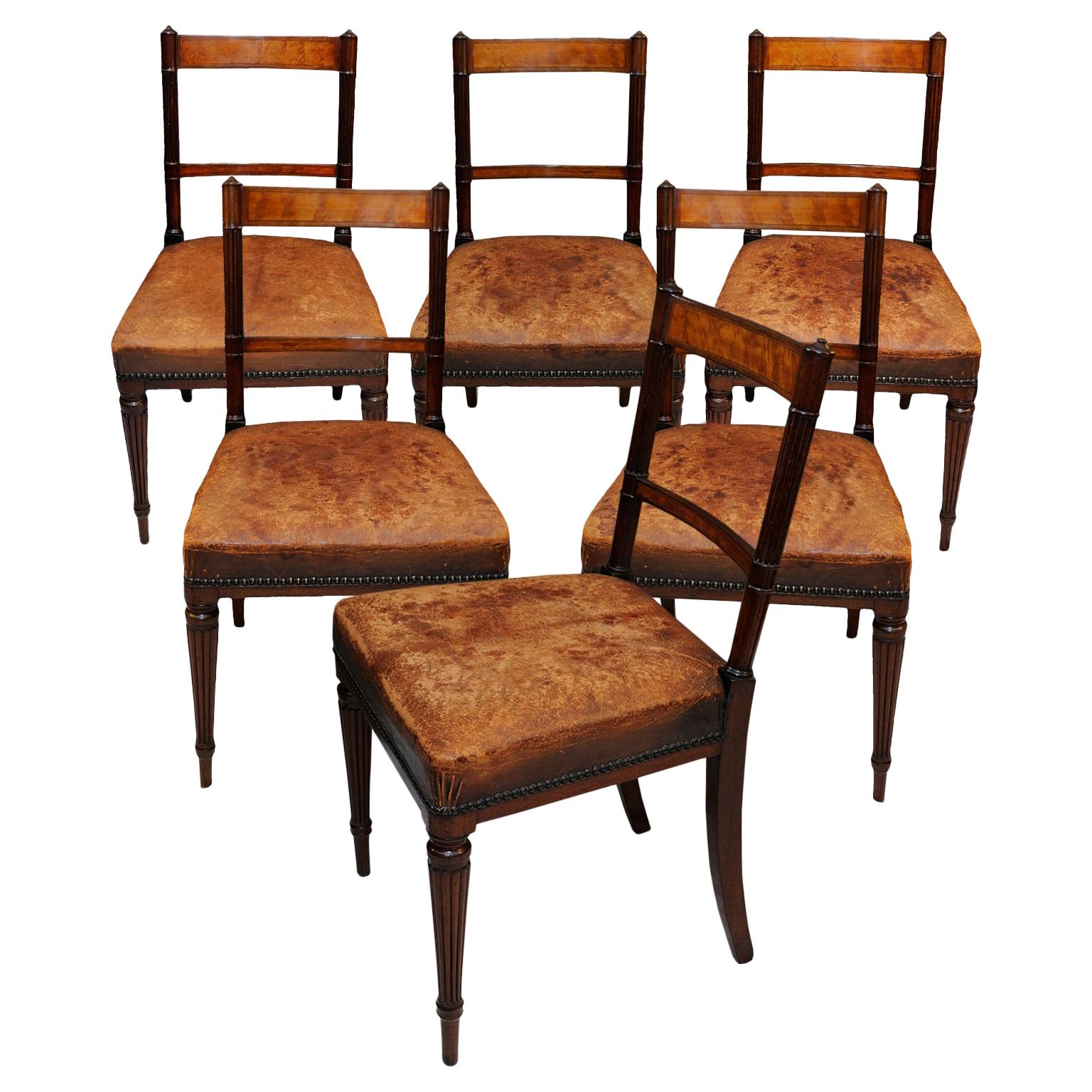 Set of Six English George III Mahogany Dining Chairs, circa 1790 im Angebot