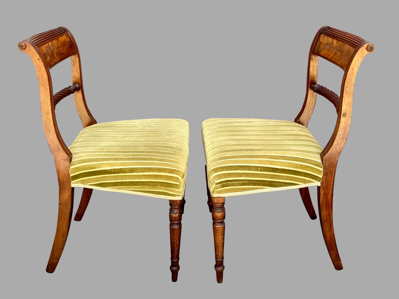 Set of Six English Regency Period Mahogany Brass Inlaid Side Chairs In Good Condition In San Francisco, CA
