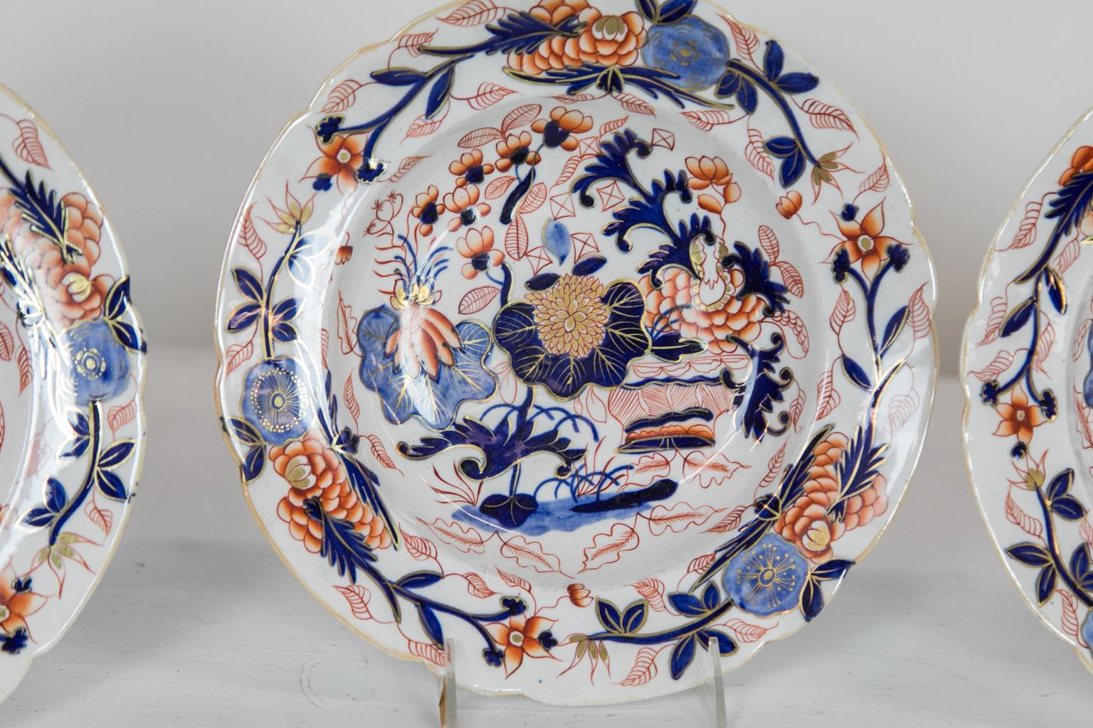 Set von sechs englischen Staffordshire-Tellern (Frühes 19. Jahrhundert)