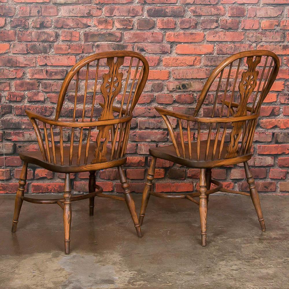 20th Century Set of Six English Windsor Elm Armchairs