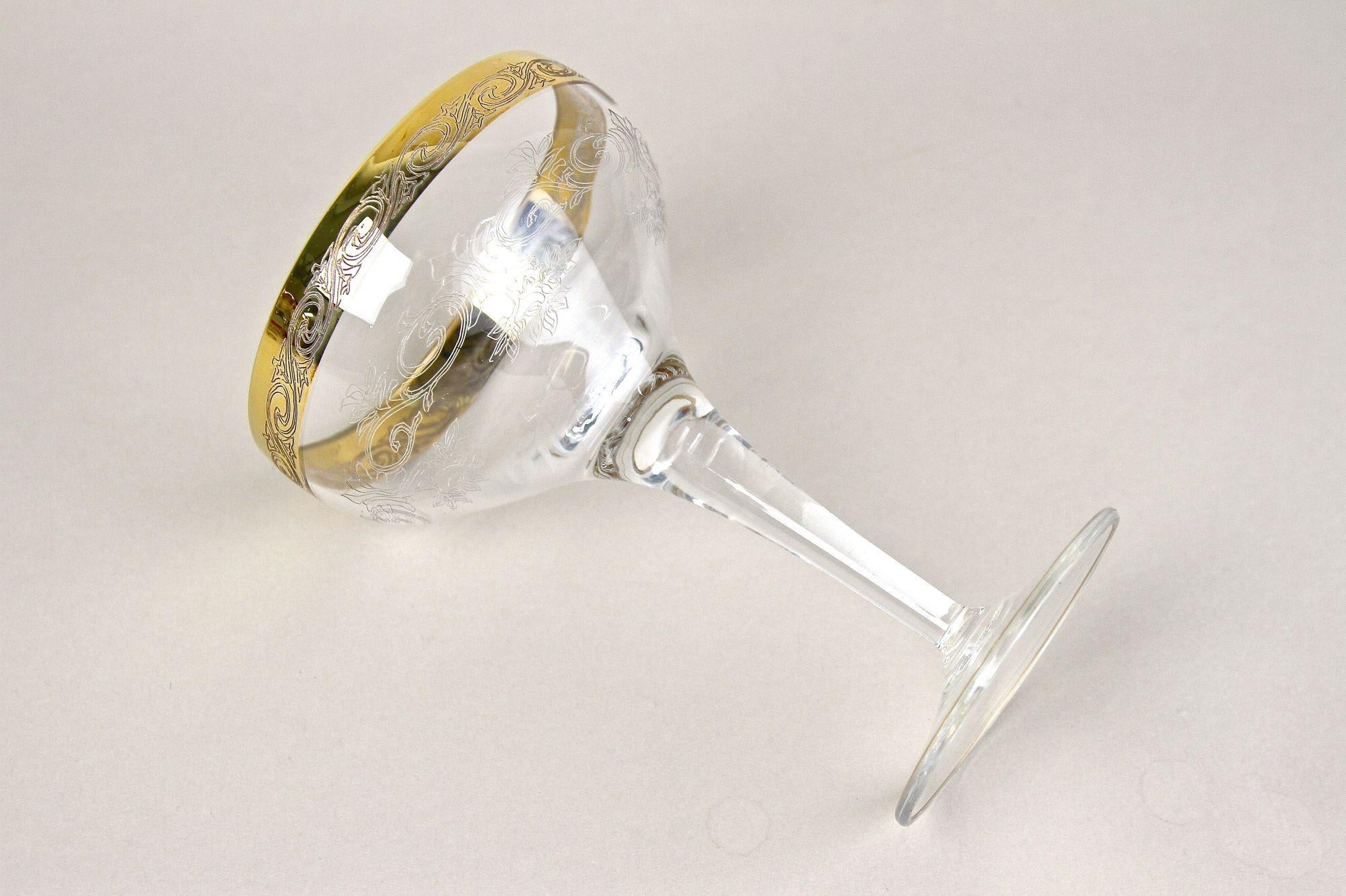 Murano Glass Set Of Six Engraved Murano Champagne Coupe Glasses With Gold Rim, IT ca. 1940 For Sale