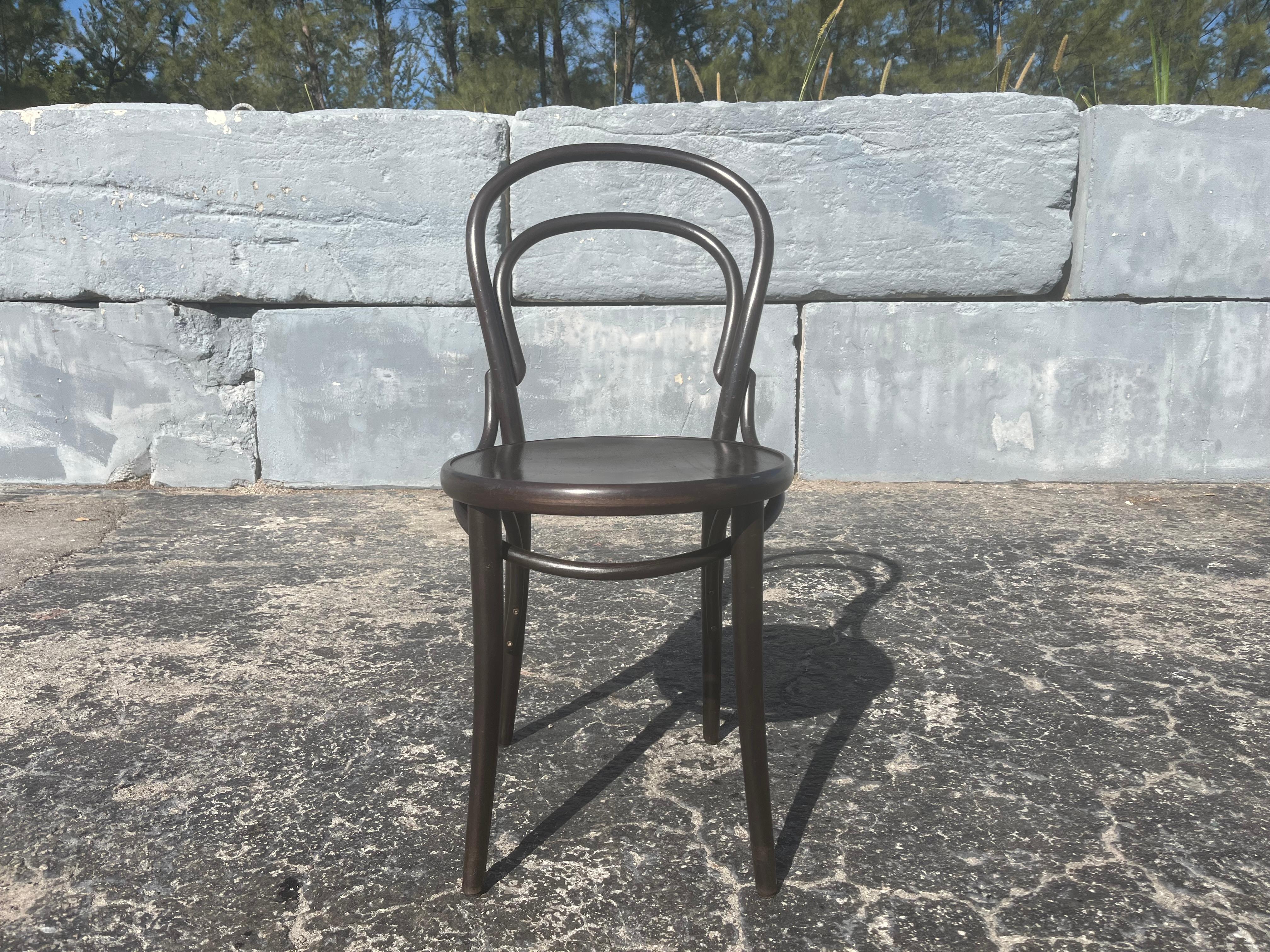 Set of Six Era Chairs by Ton, Bentwood Chairs, Thonet Style For Sale 4