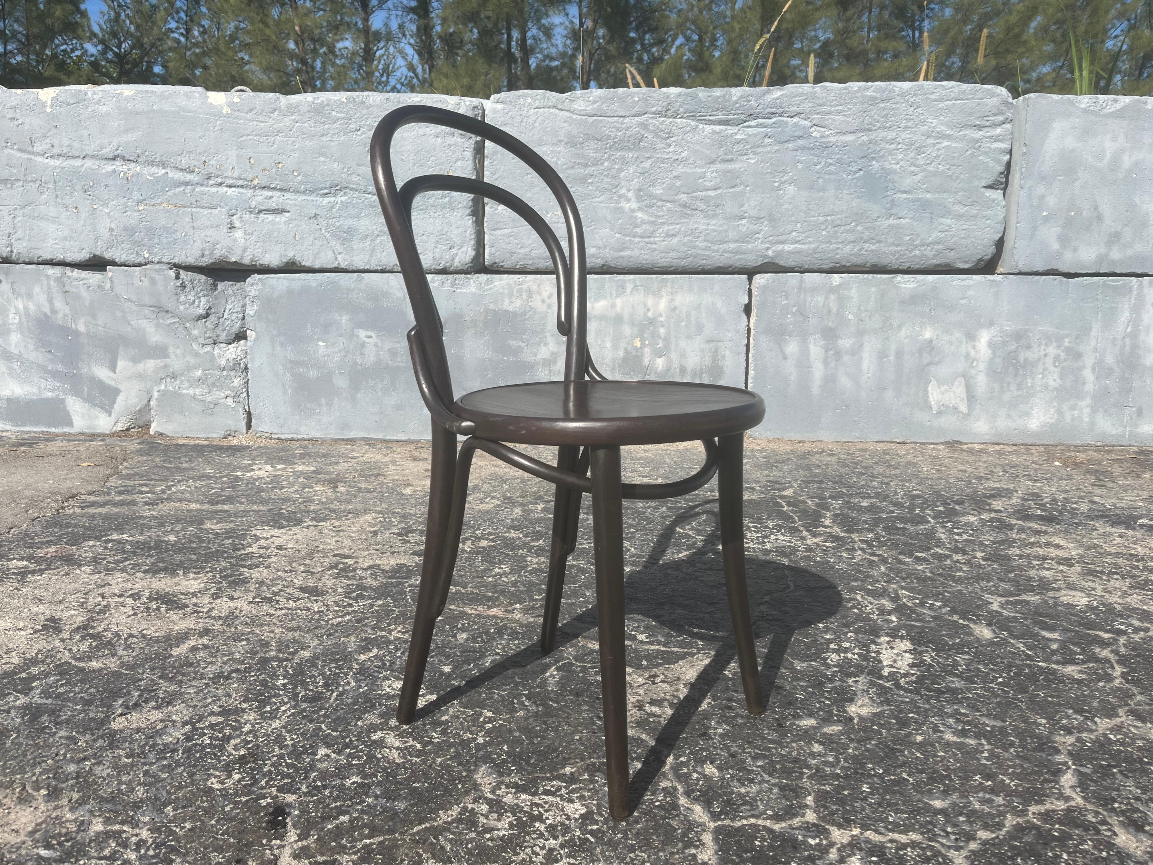 Set of Six Era Chairs by Ton, Bentwood Chairs, Thonet Style For Sale 1