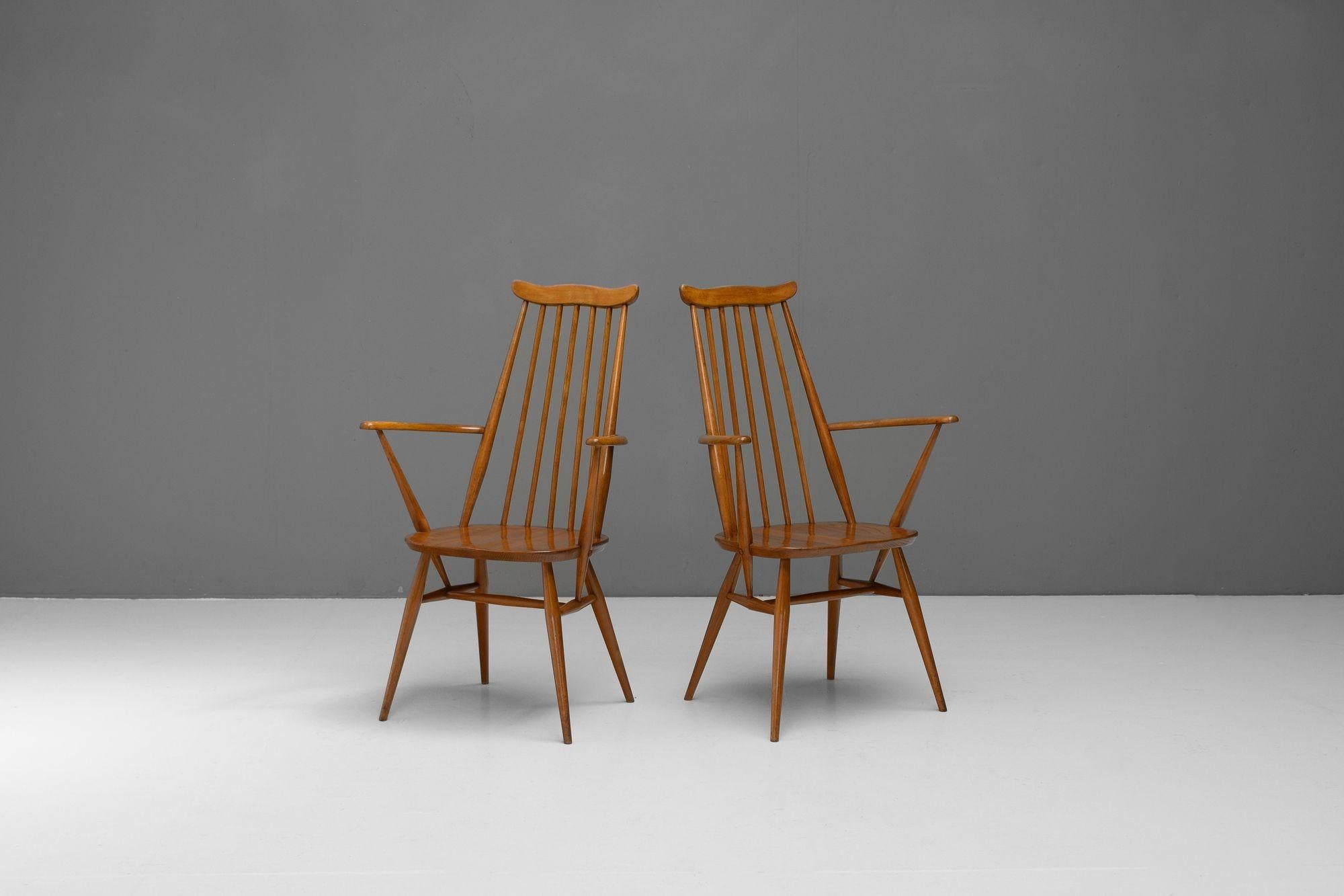 Mid-Century Modern Ensemble de six chaises de salle à manger Ercol Goldsmith en vente
