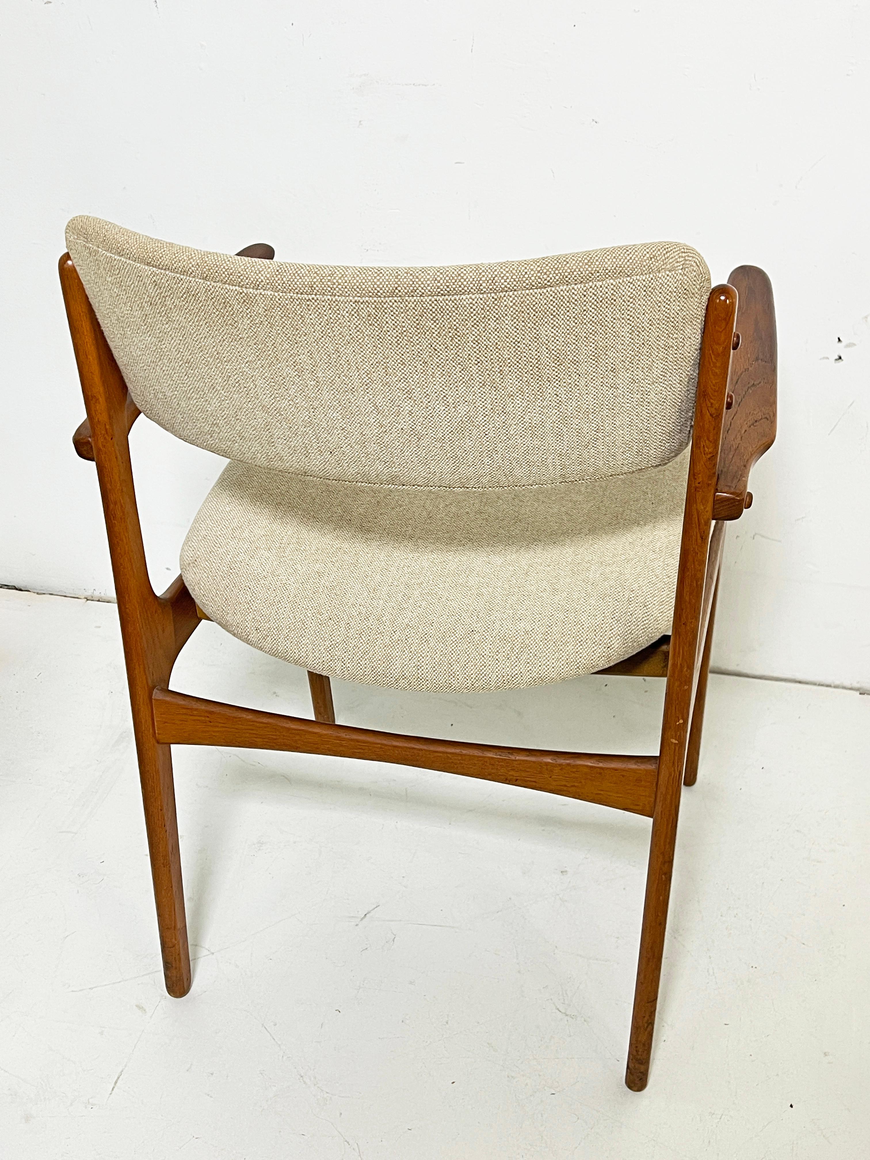 Danese Set di sei sedie da pranzo in teak danese Erik Buch, CIRCA 1960 in vendita