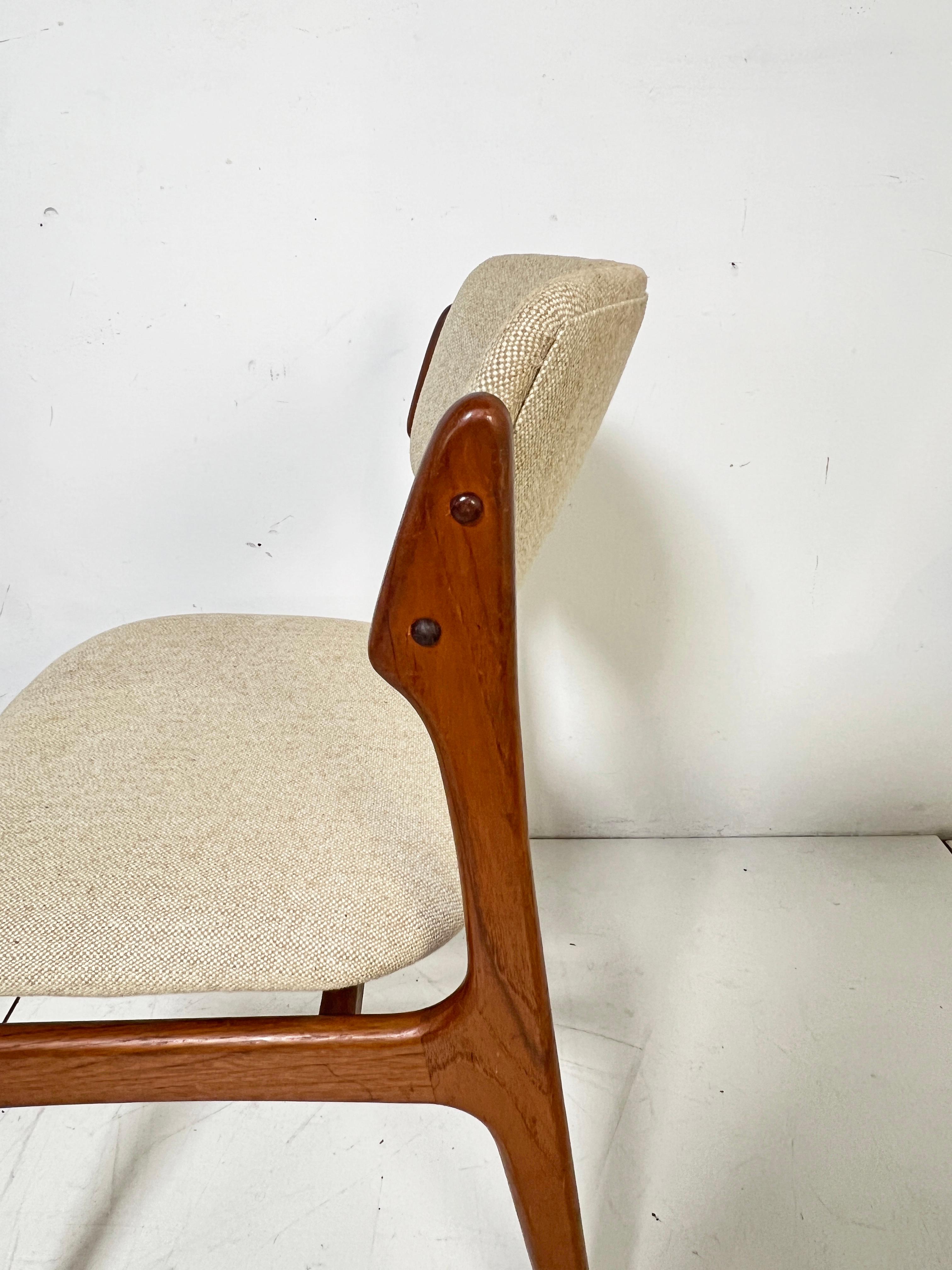 Tappezzeria Set di sei sedie da pranzo in teak danese Erik Buch, CIRCA 1960 in vendita