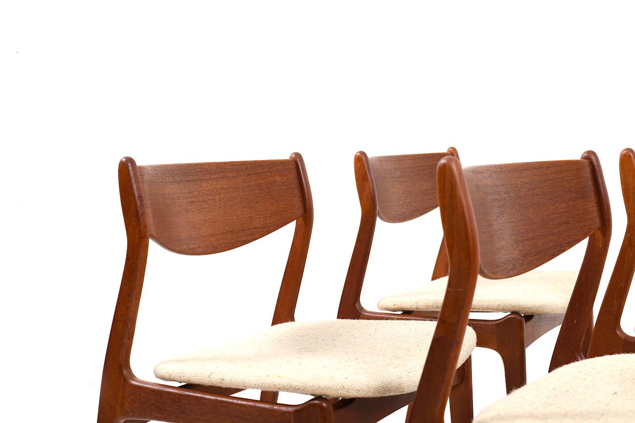 Scandinavian Modern Set of Six Erik Buch Dining Chairs in Teak For Sale