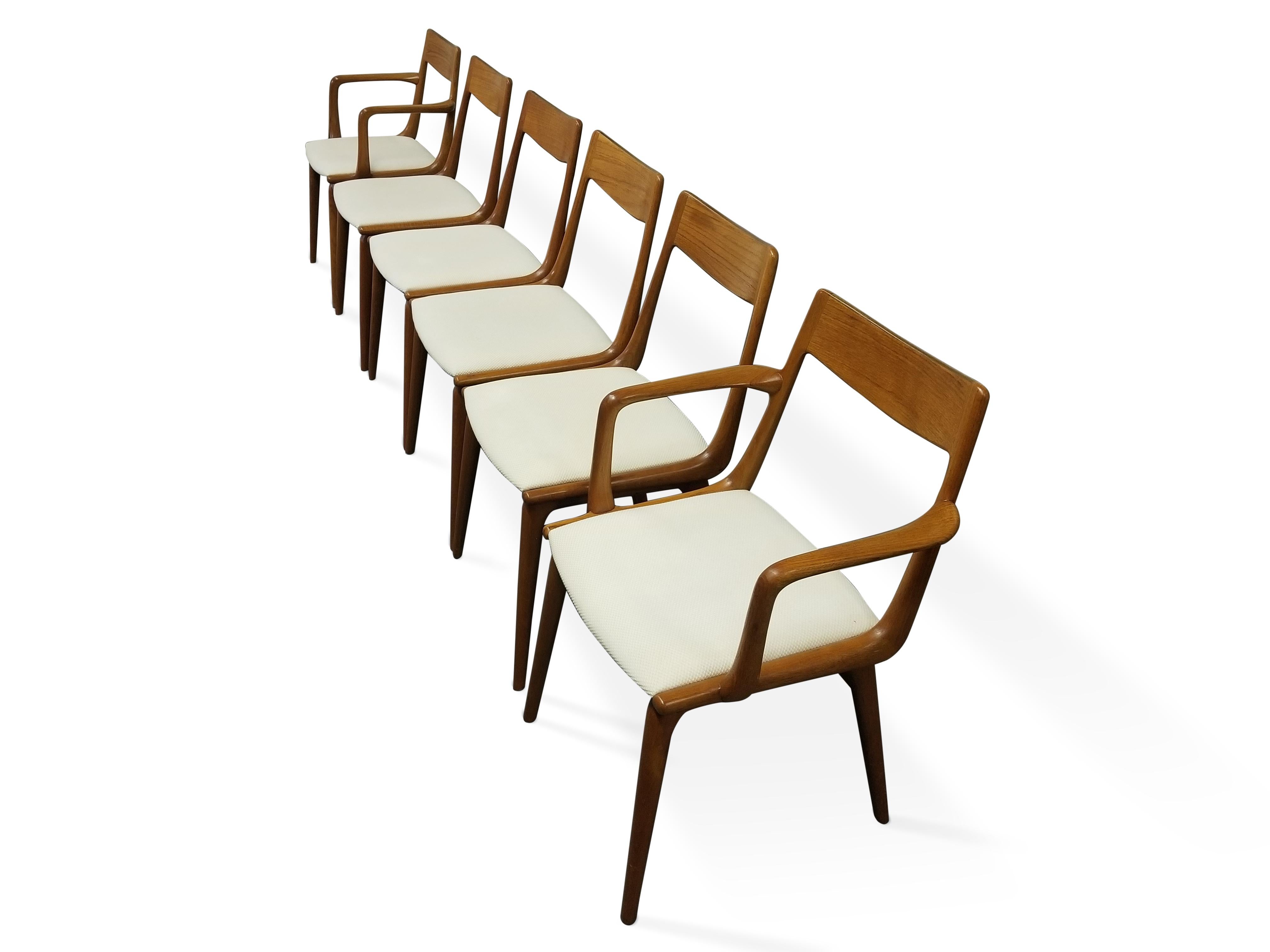 Danois Ensemble de six chaises de salle à manger en teck Boomerang d'Erik Christiansen en vente