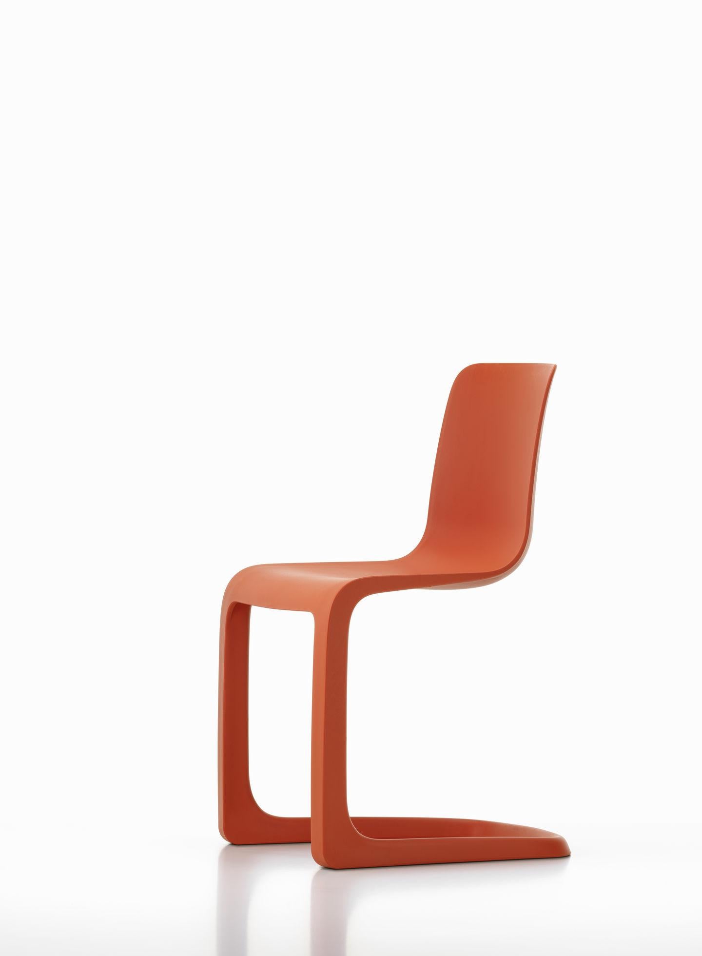 Chair designed by Jasper Morrison in 2020.
Manufactured by Vitra, Switzerland.

EVO-C is a successful, uncompromising iteration of the principle and characteristics of the classic cantilever chair in the material of plastic. Thanks to today's gas