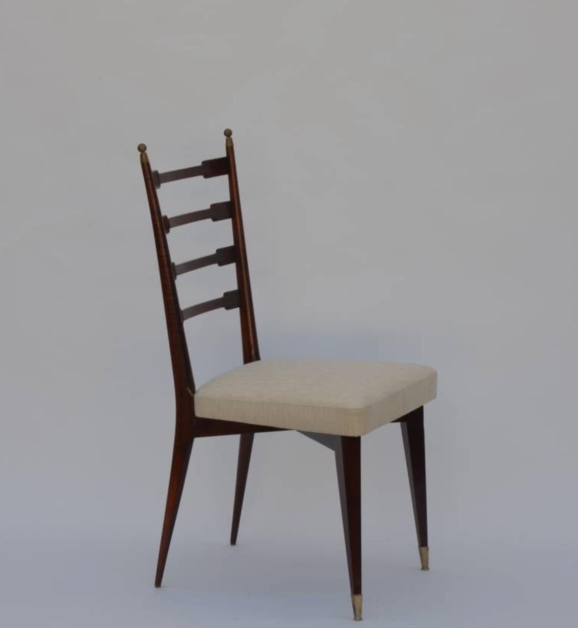 Set of six exceptional mid-century Italian dining chairs in the style of Gio Ponti. Very sturdy and comfortable.