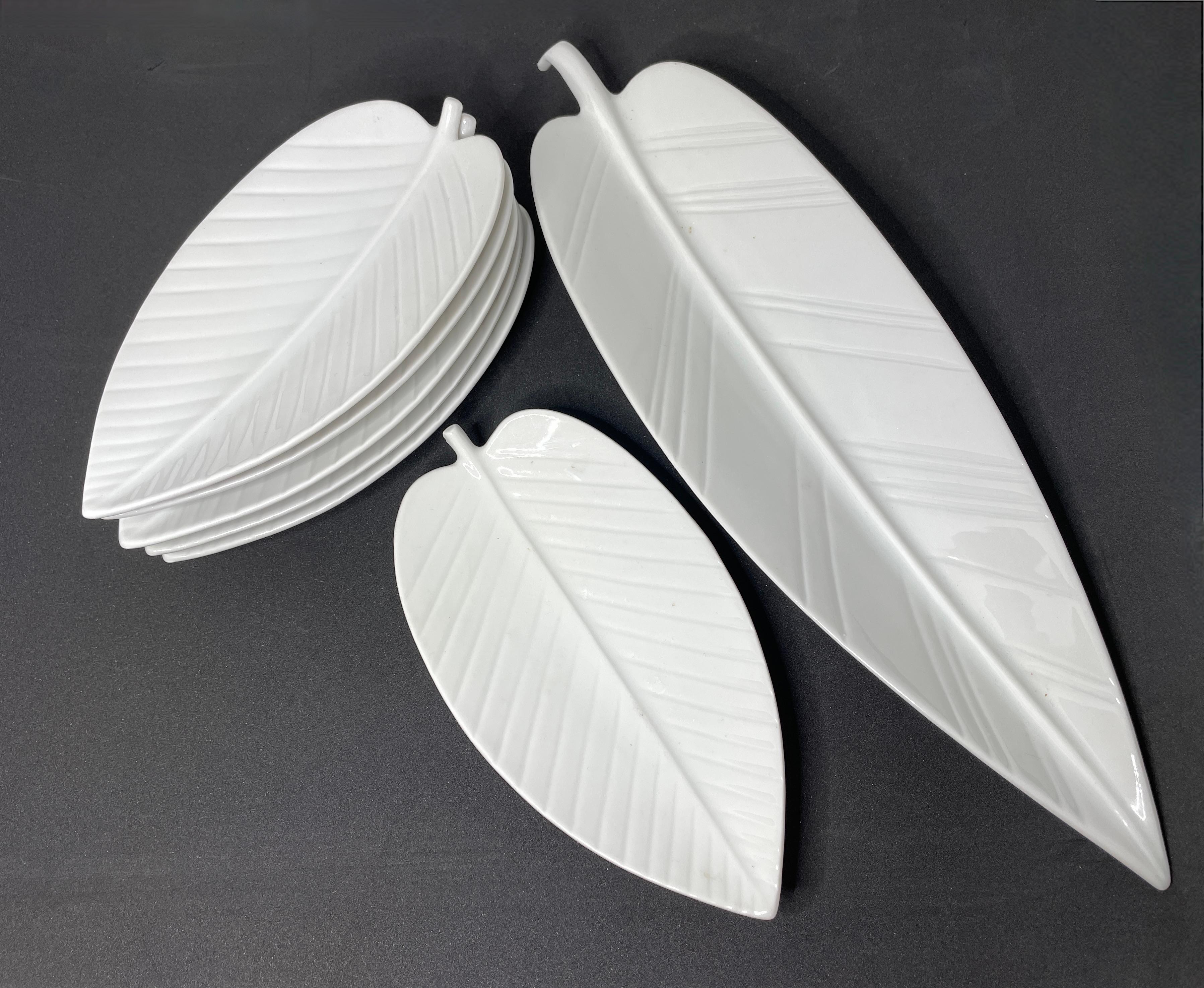 Juego de seis cuencos para comer con los dedos y un cuenco para servir, forma de hoja, vintage alemán en venta 3