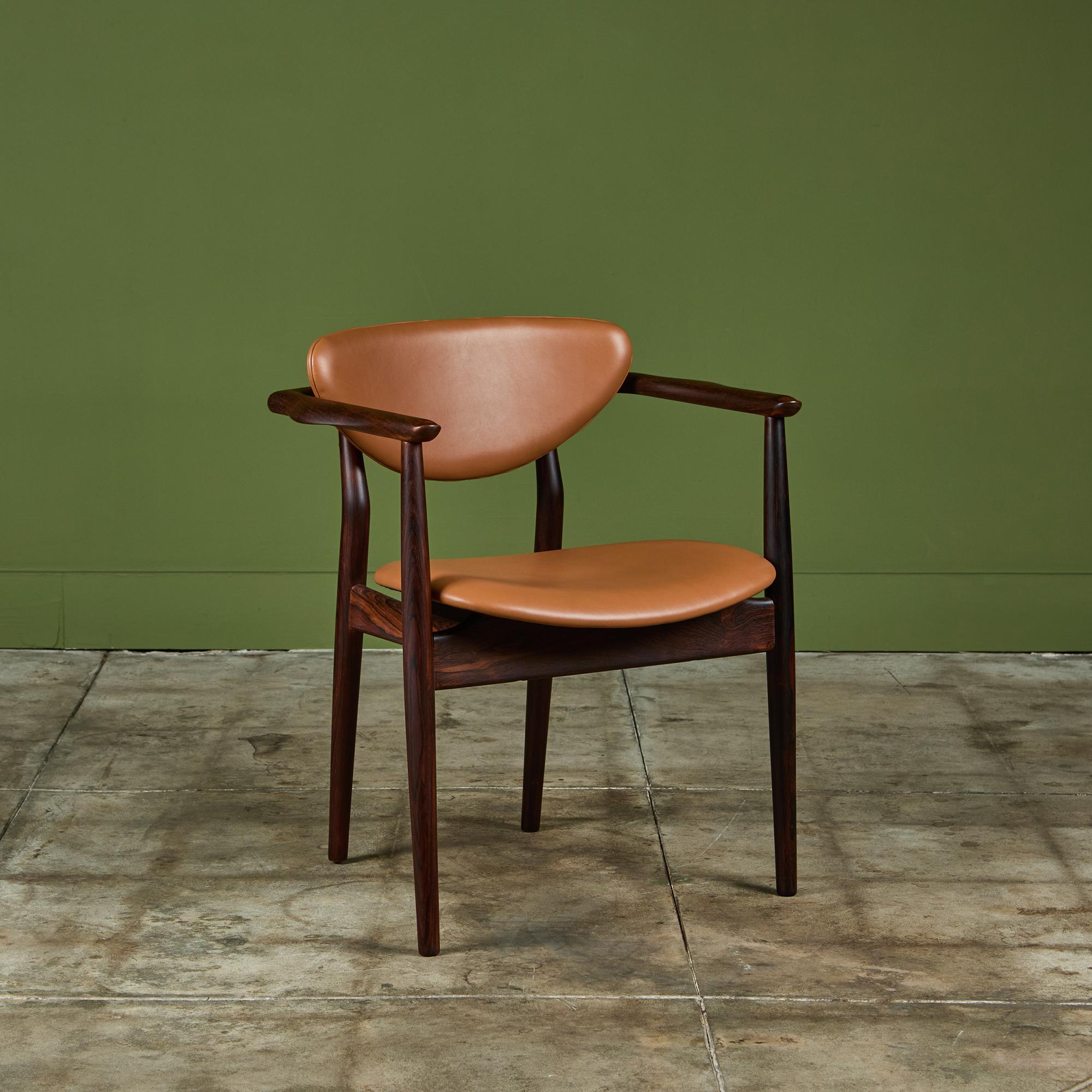 Scandinavian Modern Set of Six Finn Juhl Dining Chairs for Niels Vodder For Sale