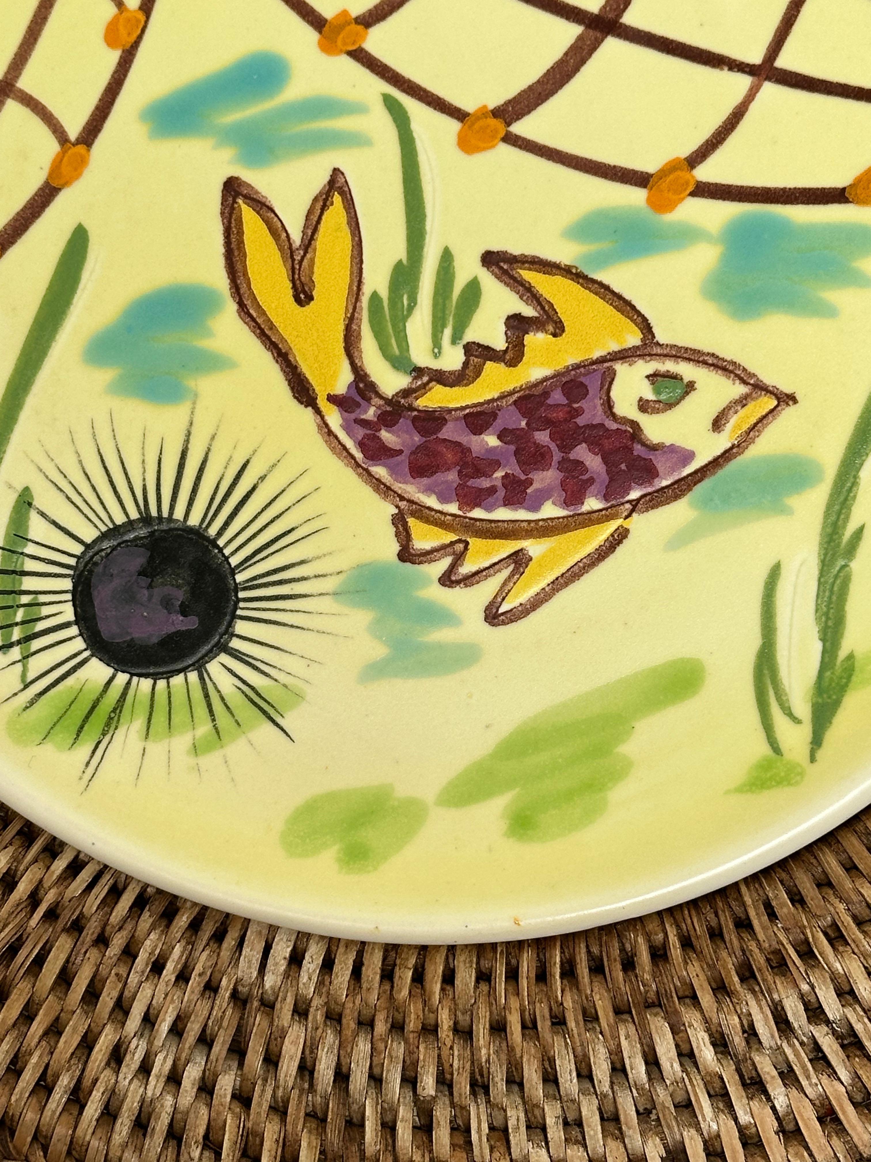 Juego de seis platos de pescado, Cerenne, Vallauris c. 1950 en venta 5