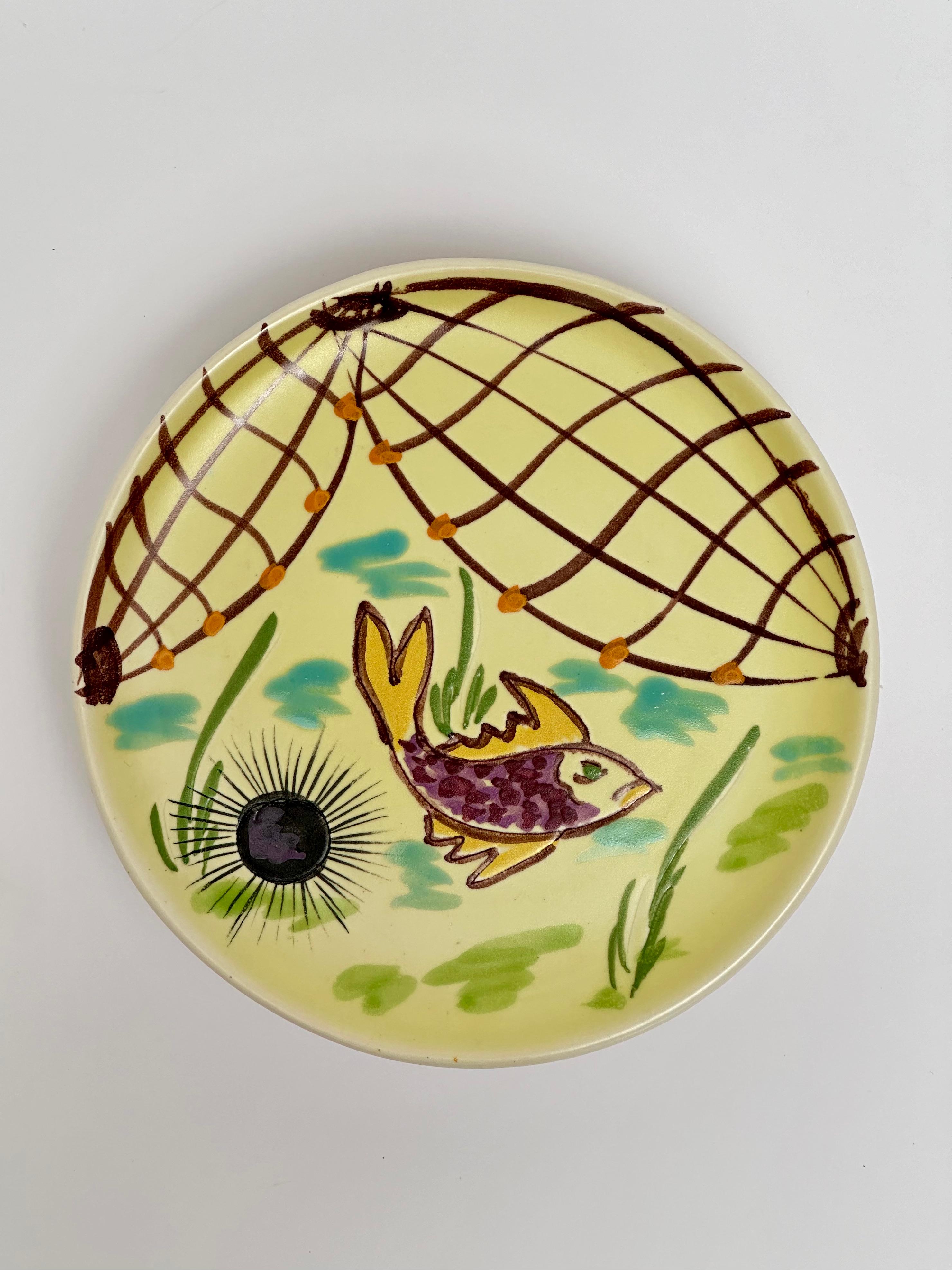 Juego de seis platos de pescado, Cerenne, Vallauris c. 1950 Cerámico en venta