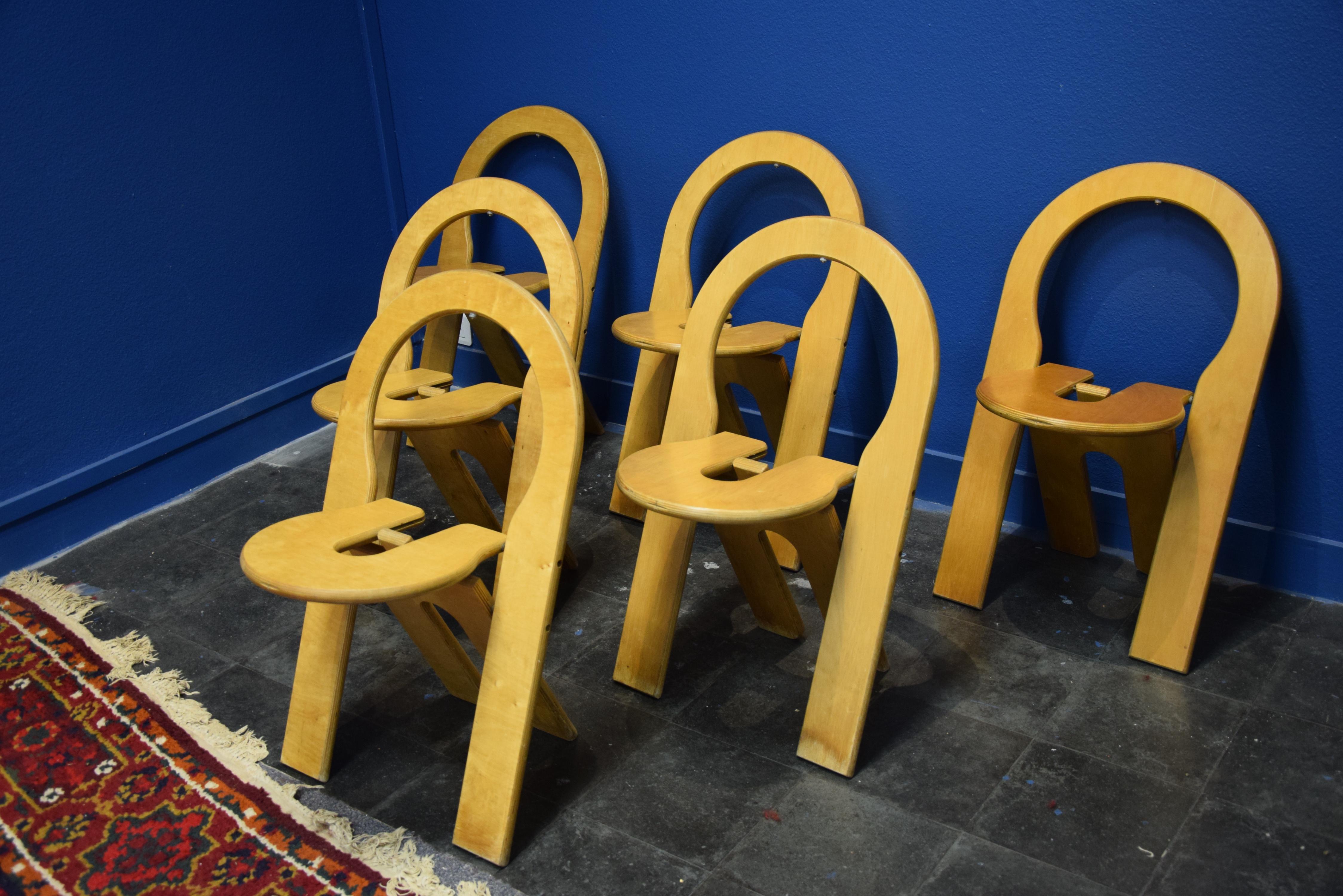 Mid-Century Modern Set of Six Foldable chairs in Plywood by Roger Tallon for Sentou, France, 1970s For Sale