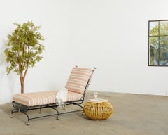 Conjunto de Seis Formaciones Chaise Longues de Hierro de Estilo Neoclásico