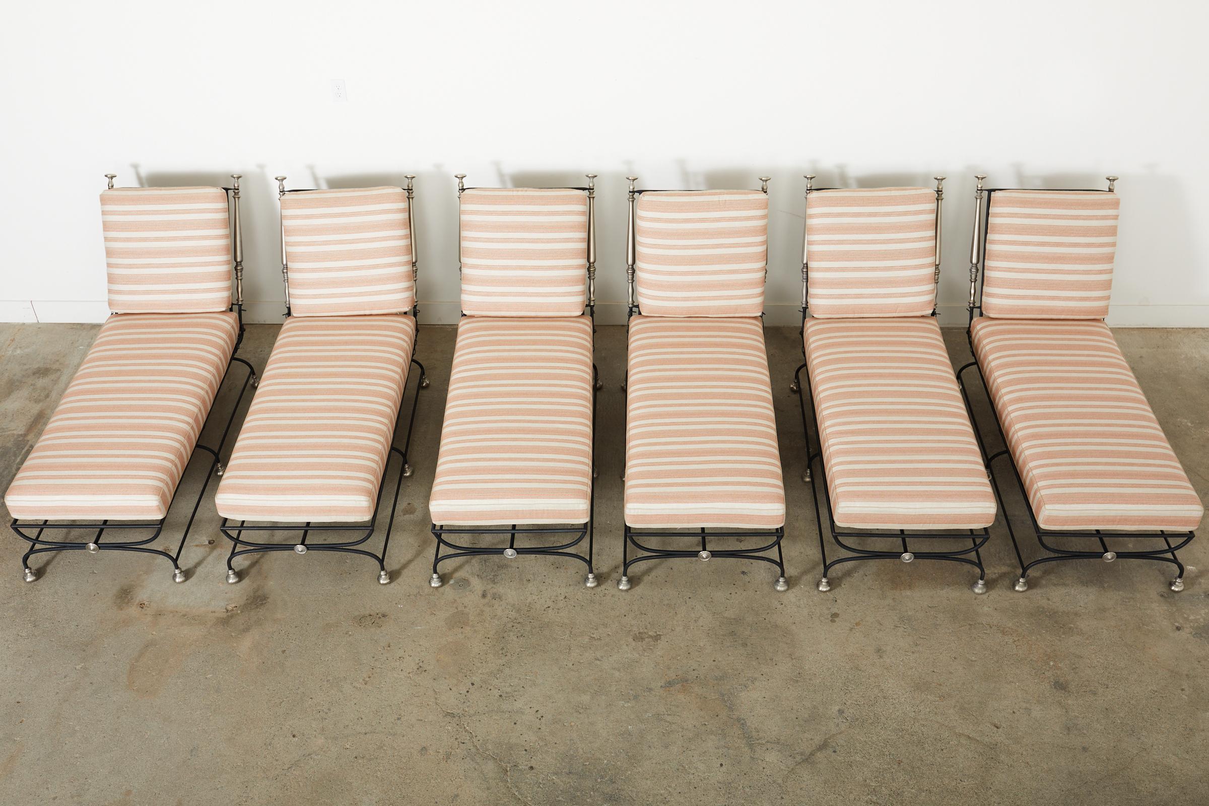 Set von sechs Formations-Sesseln aus Eisen im neoklassischen Stil von Nachlass (amerikanisch) im Angebot