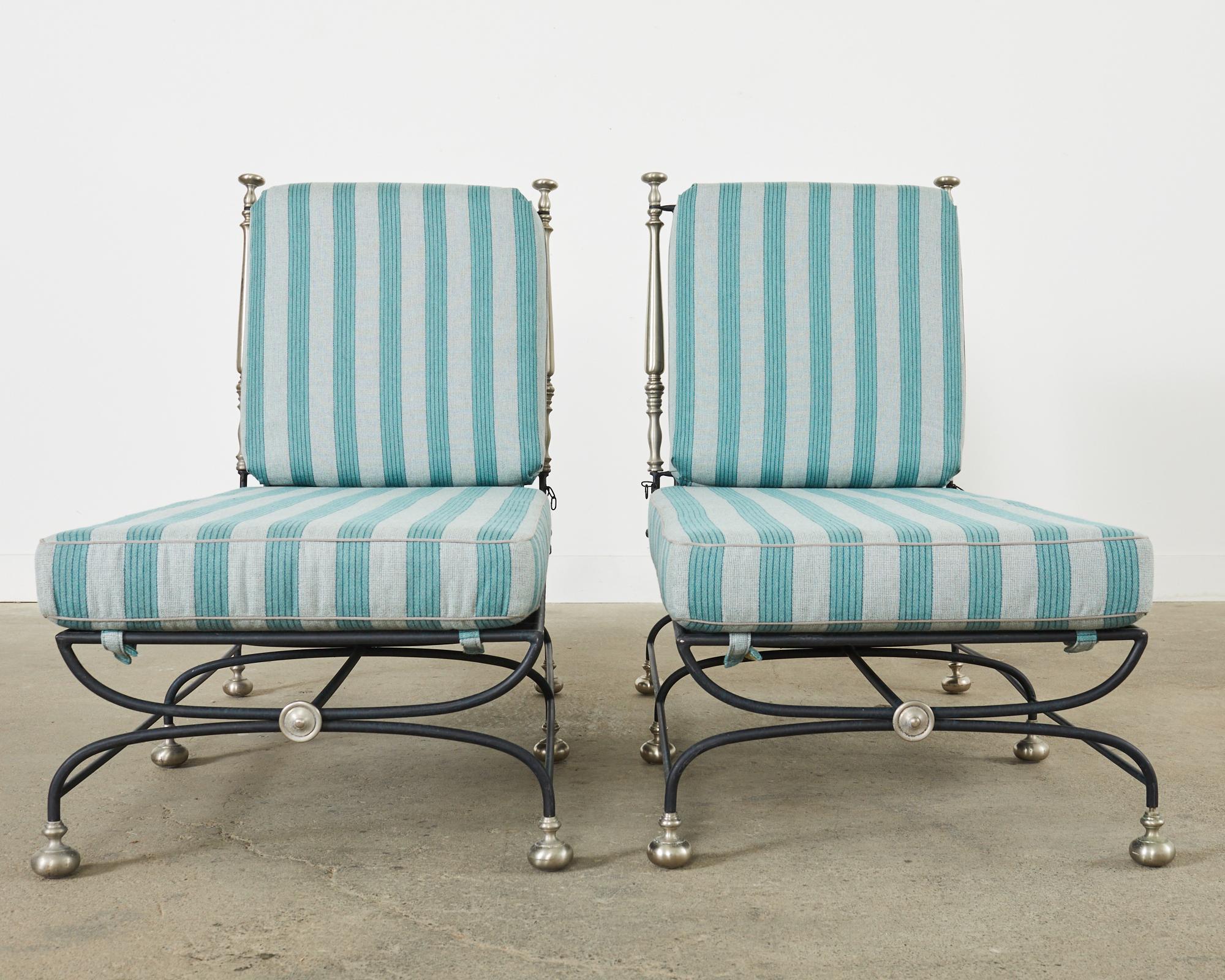Acier Ensemble de six chaises longues en fer de style néoclassique de Formations en vente