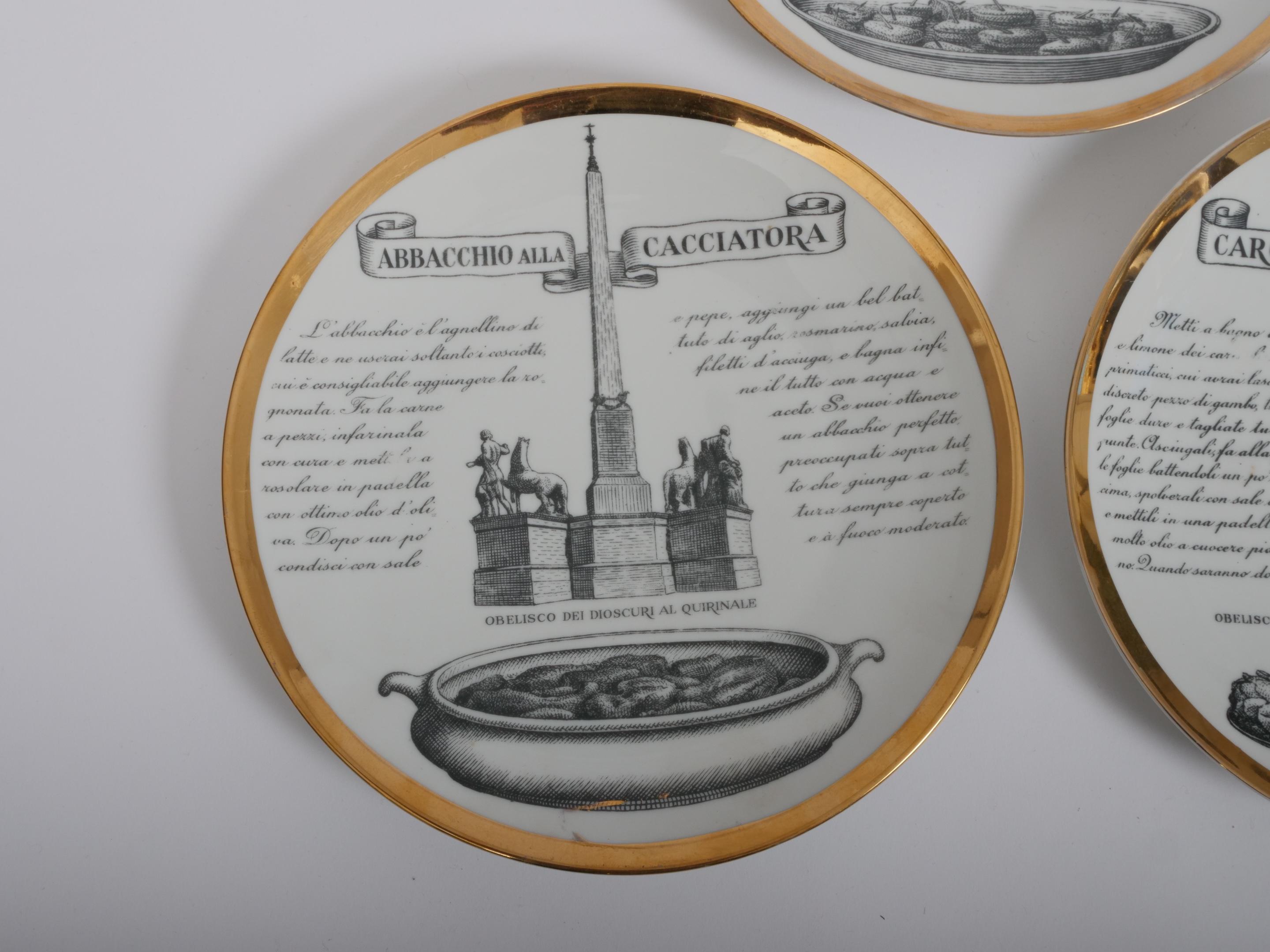 Ensemble de six assiettes à recettes Fornasetti 'Specialita Romane' vers 1950 Bon état - En vente à London, GB