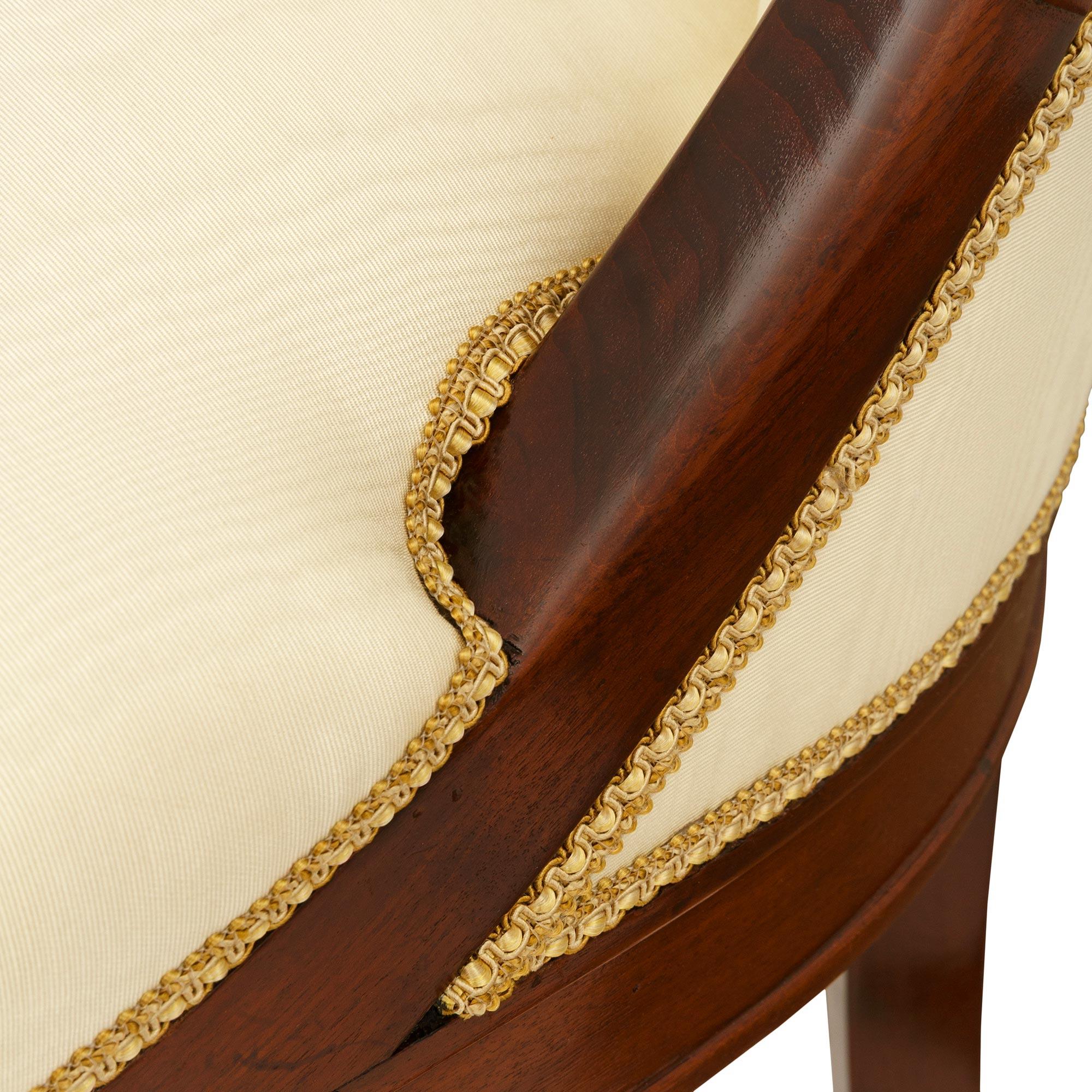 Similoro set di sei sedie da pranzo francesi del XIX secolo di stile Impero in mogano e ormeggio in vendita