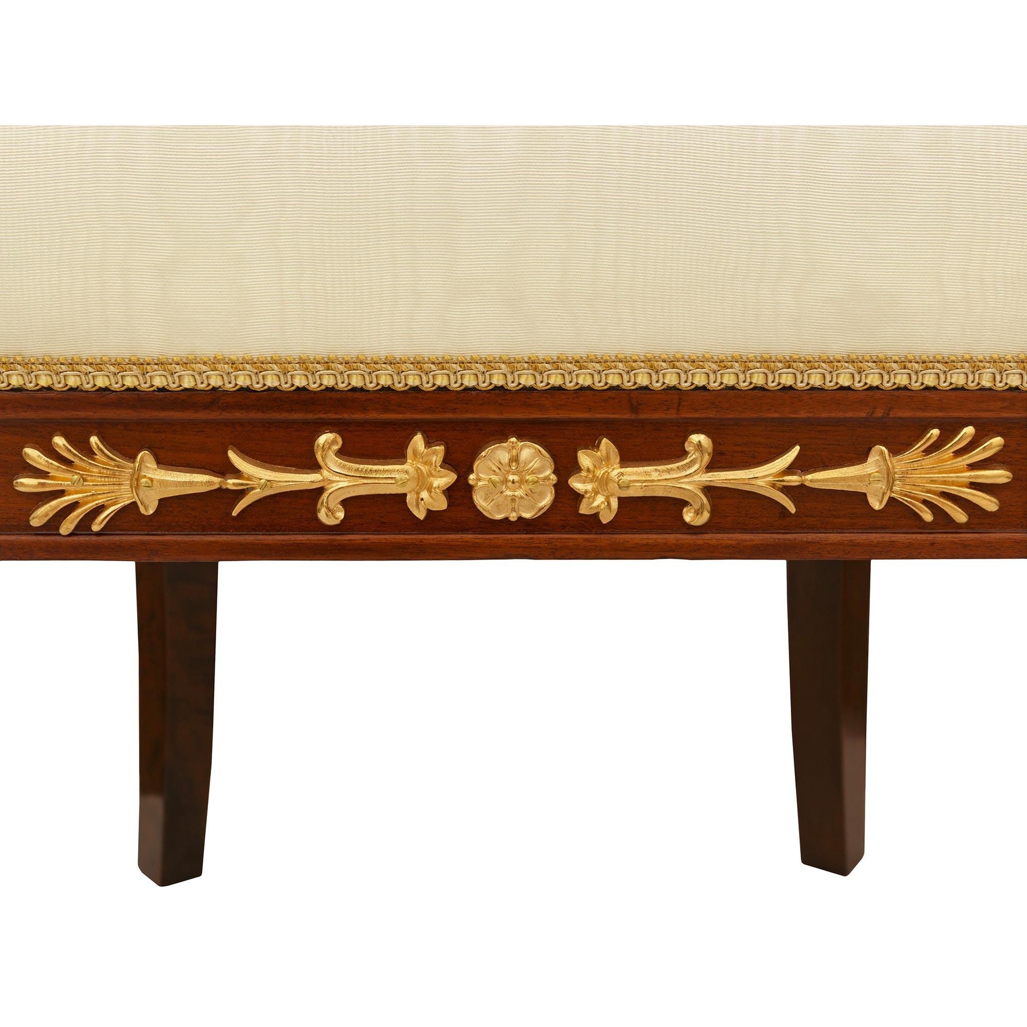 set di sei sedie da pranzo francesi del XIX secolo di stile Impero in mogano e ormeggio in vendita 1