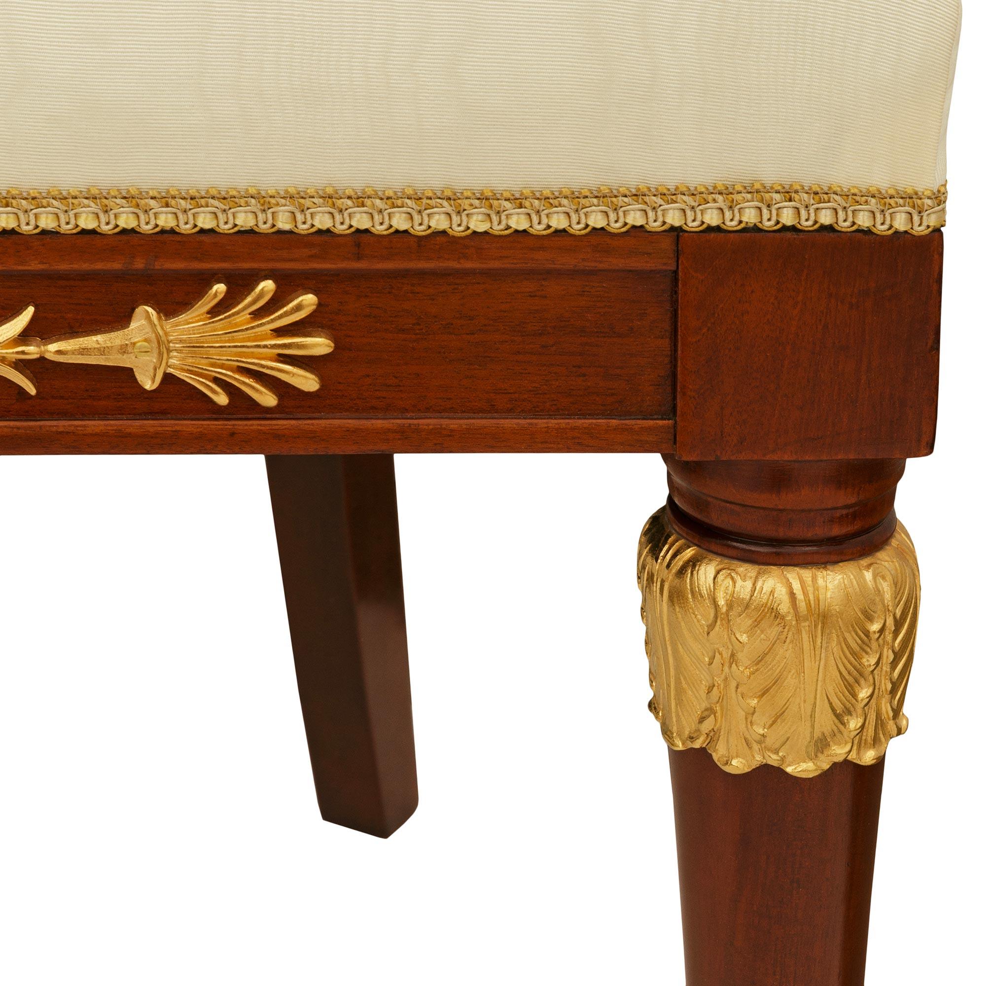 set di sei sedie da pranzo francesi del XIX secolo di stile Impero in mogano e ormeggio in vendita 2