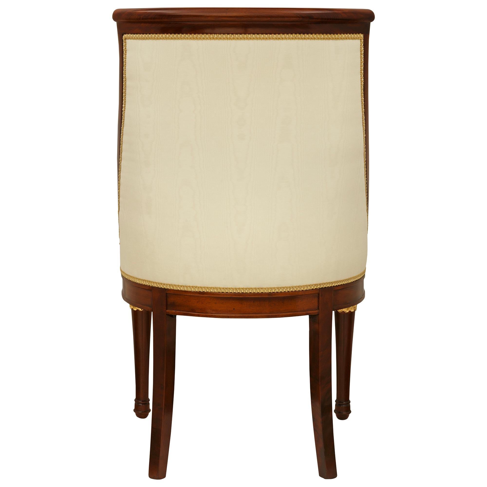 set di sei sedie da pranzo francesi del XIX secolo di stile Impero in mogano e ormeggio in vendita 3