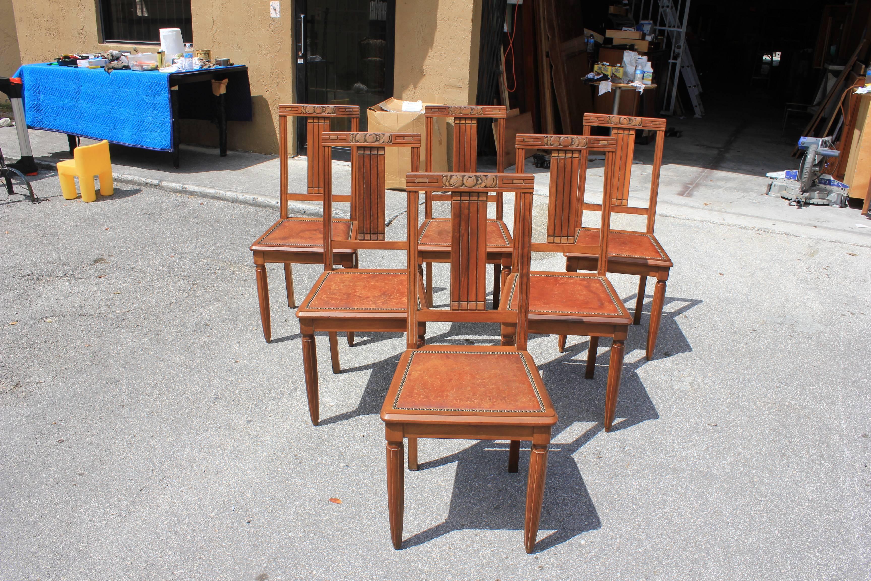 Set of Six French Art Deco Solid Walnut Leather Seat Dining Chairs, circa 1940s In Excellent Condition In Hialeah, FL