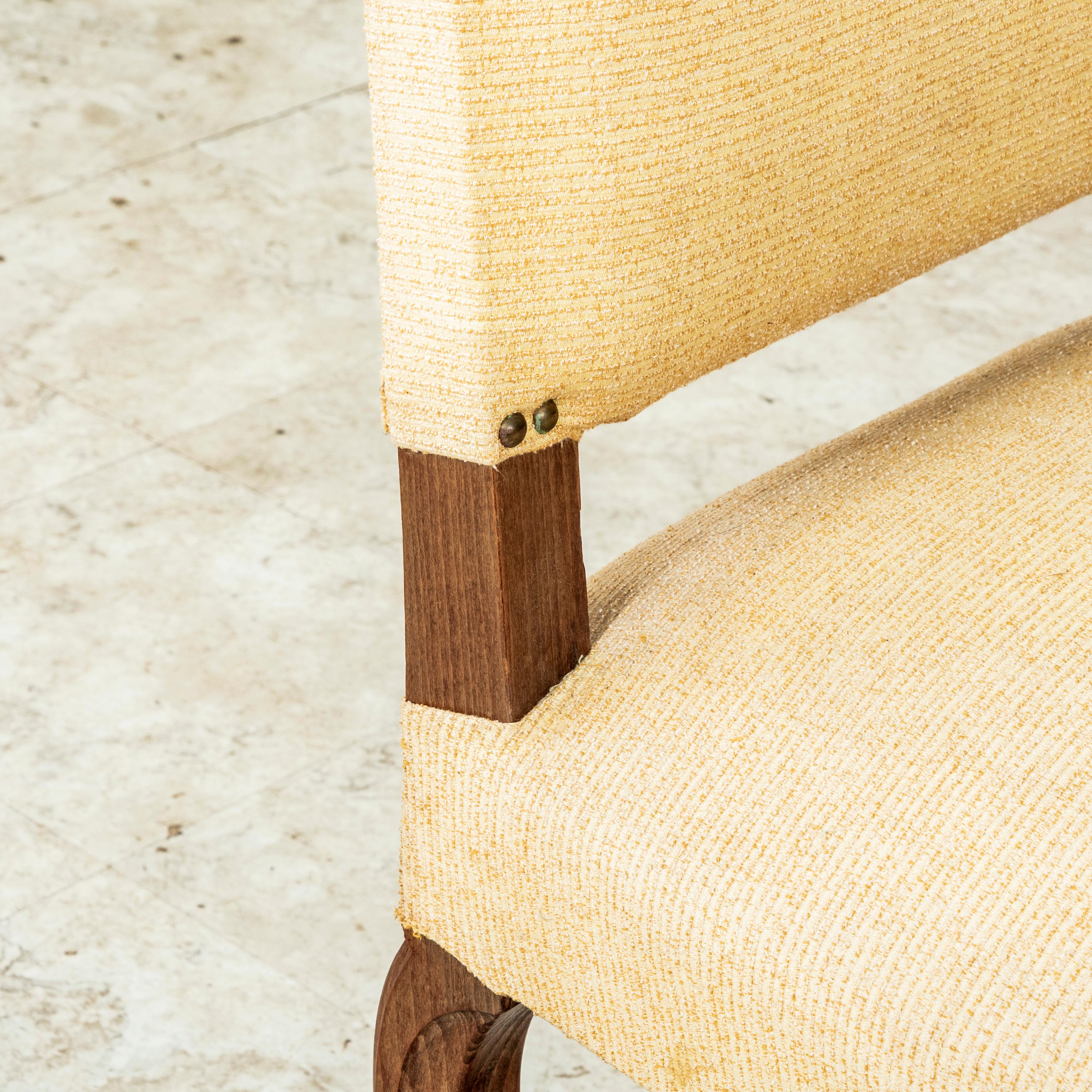 Satz von sechs Ess- oder Beistellstühlen aus französischer Esche mit kannelierten Hammelbeinen im Angebot 5