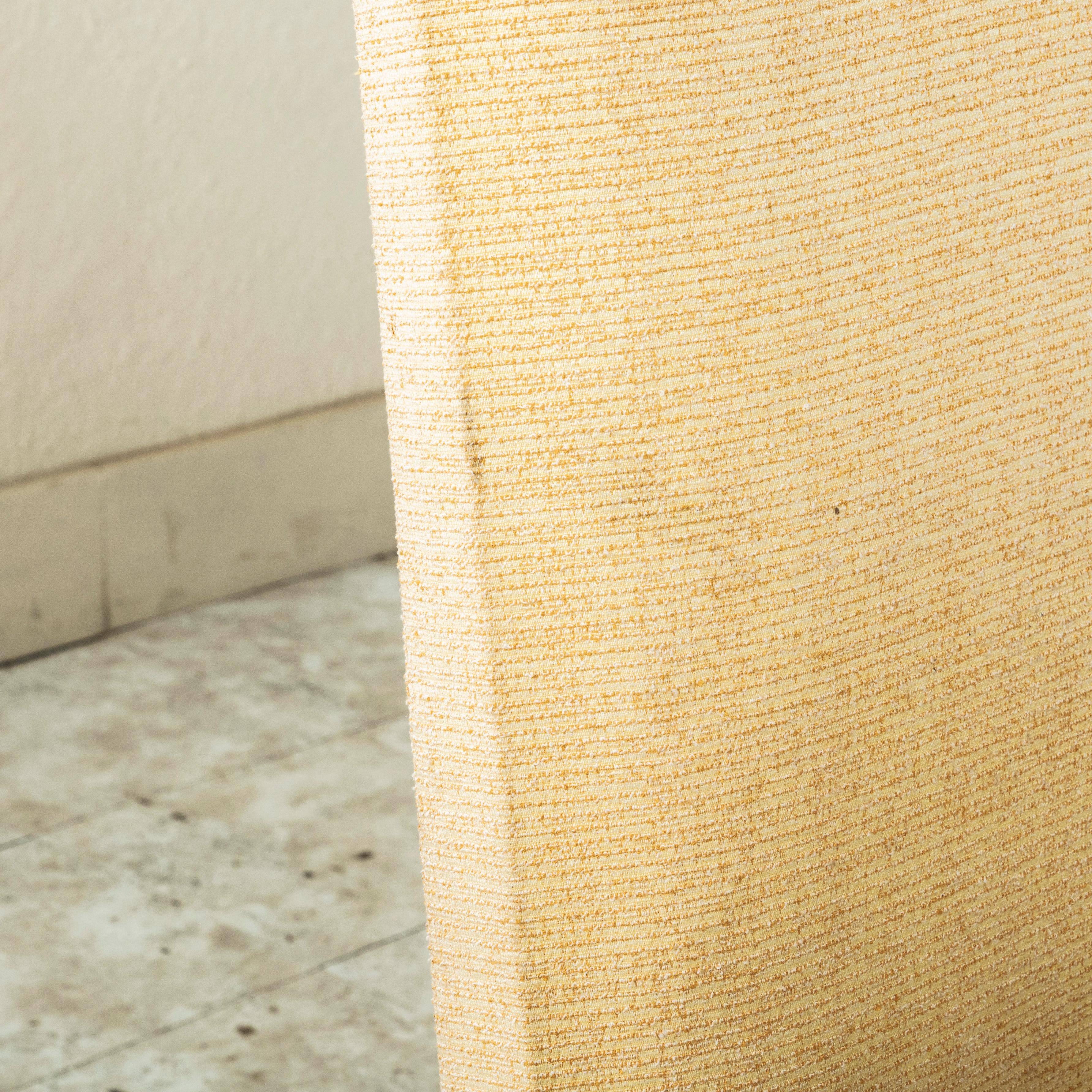 Satz von sechs Ess- oder Beistellstühlen aus französischer Esche mit kannelierten Hammelbeinen im Angebot 6