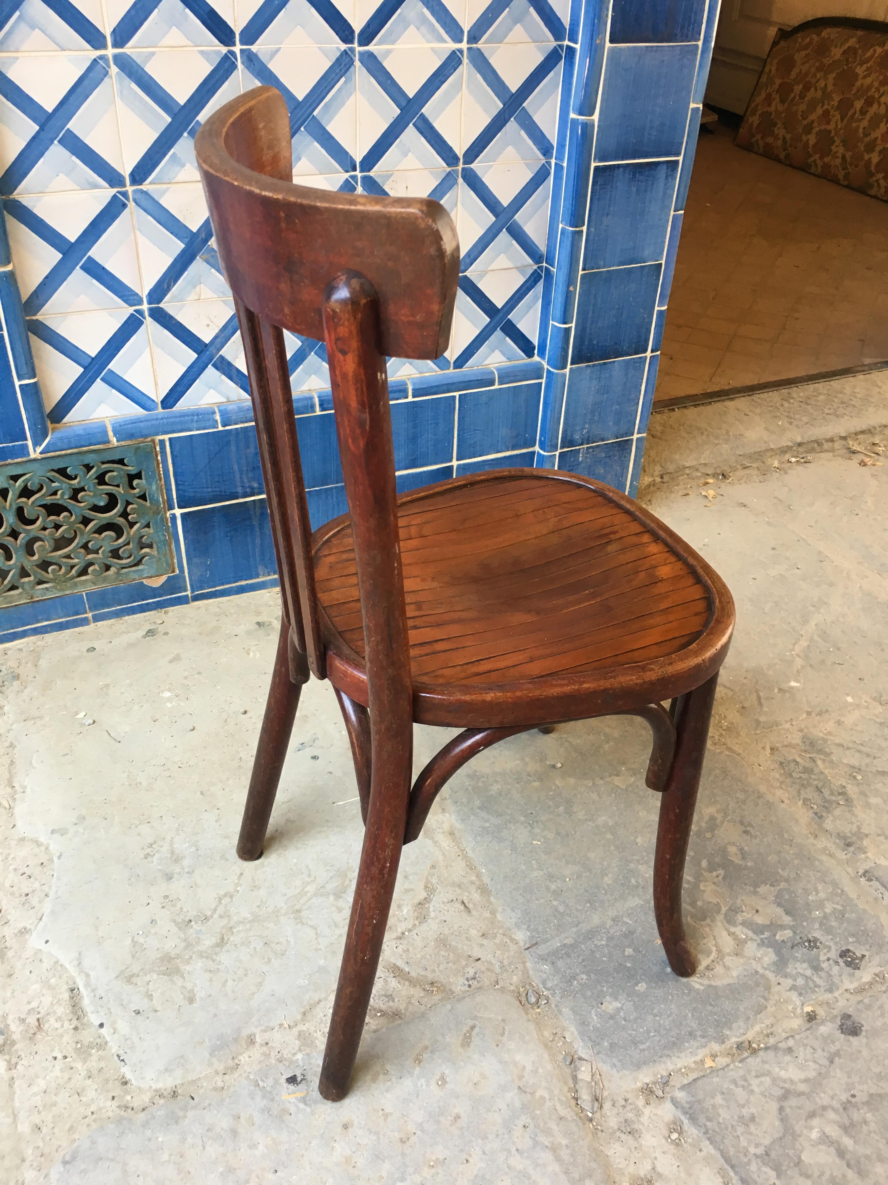 Set of Six French Bistrot Chairs in Beechwood with Mahogany Patina from 1930s For Sale 5