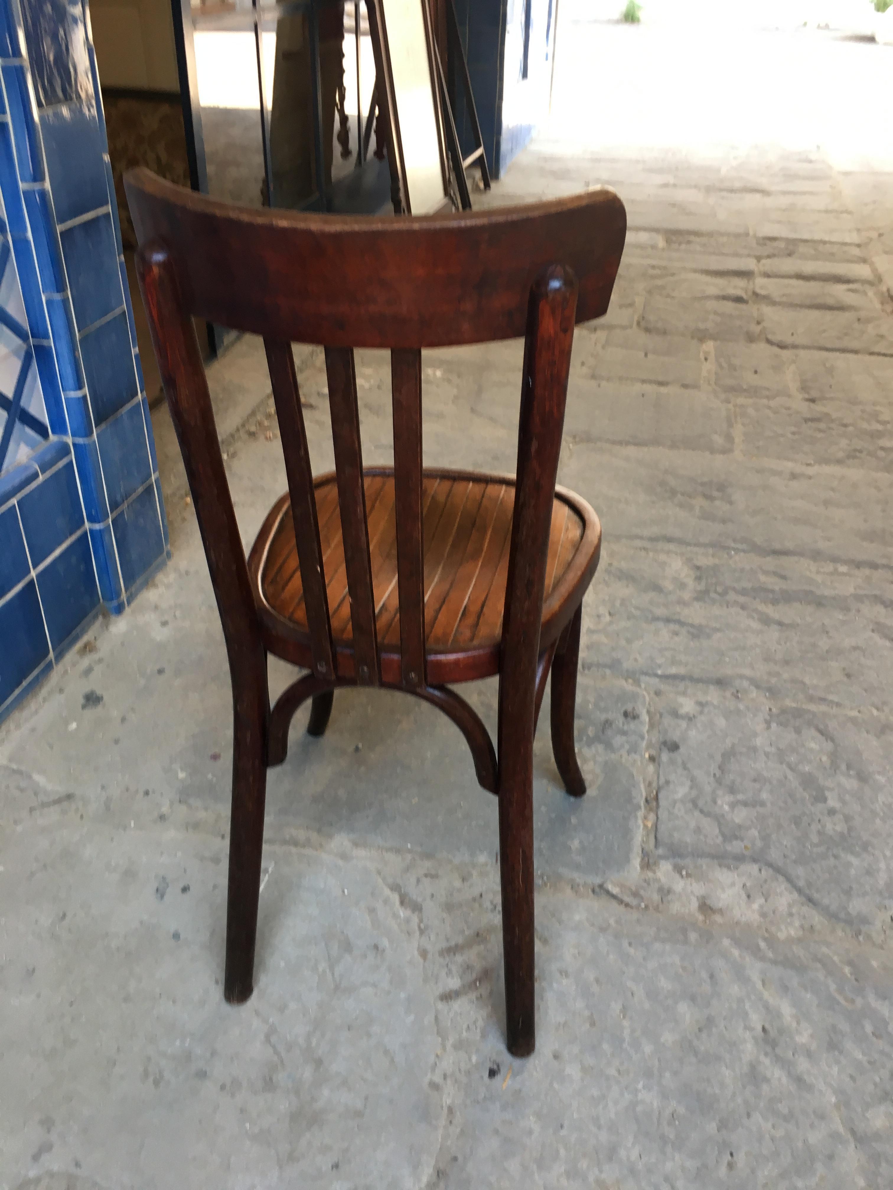 Set of Six French Bistrot Chairs in Beechwood with Mahogany Patina from 1930s For Sale 7