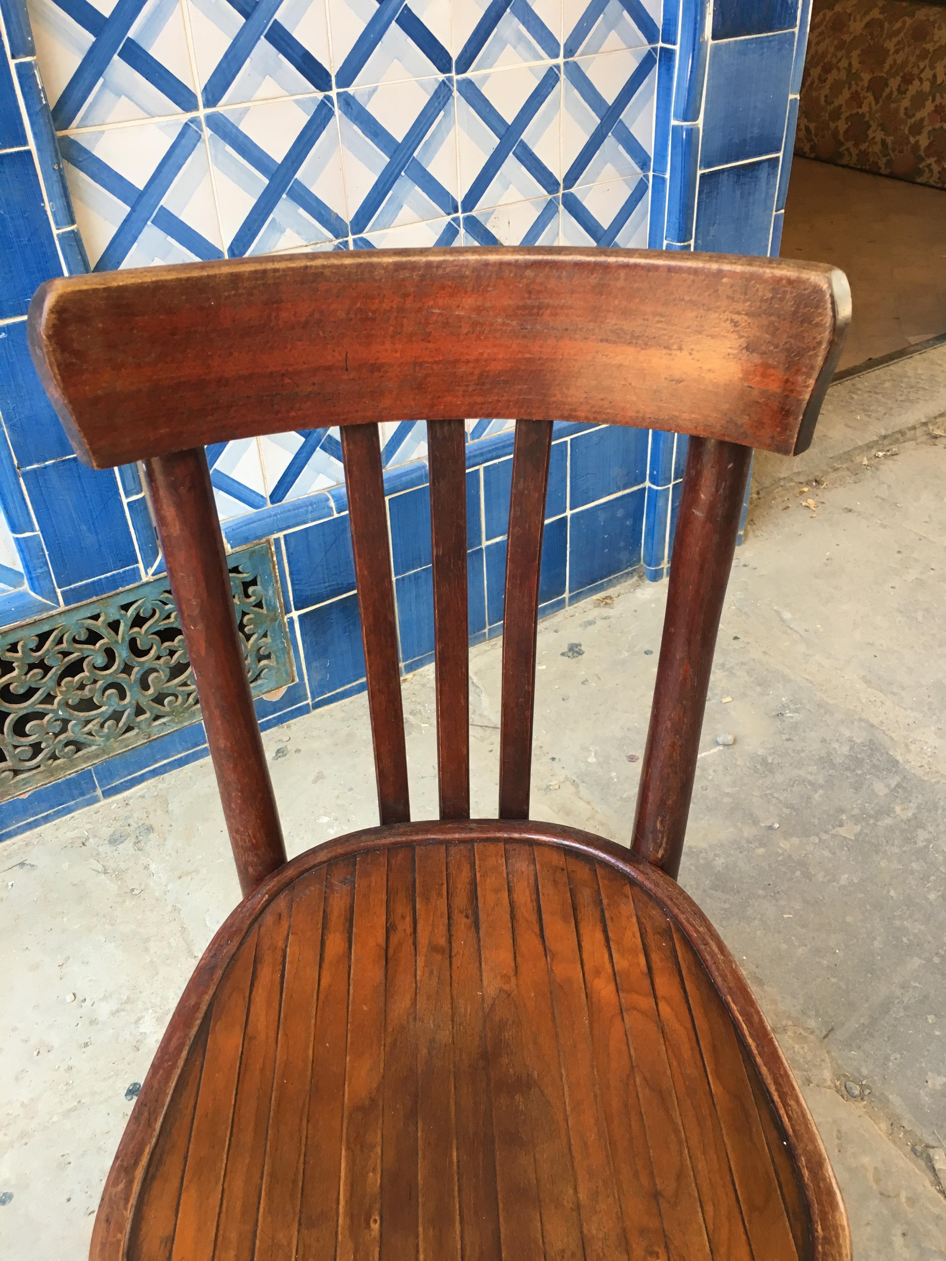 Set of Six French Bistrot Chairs in Beechwood with Mahogany Patina from 1930s For Sale 1