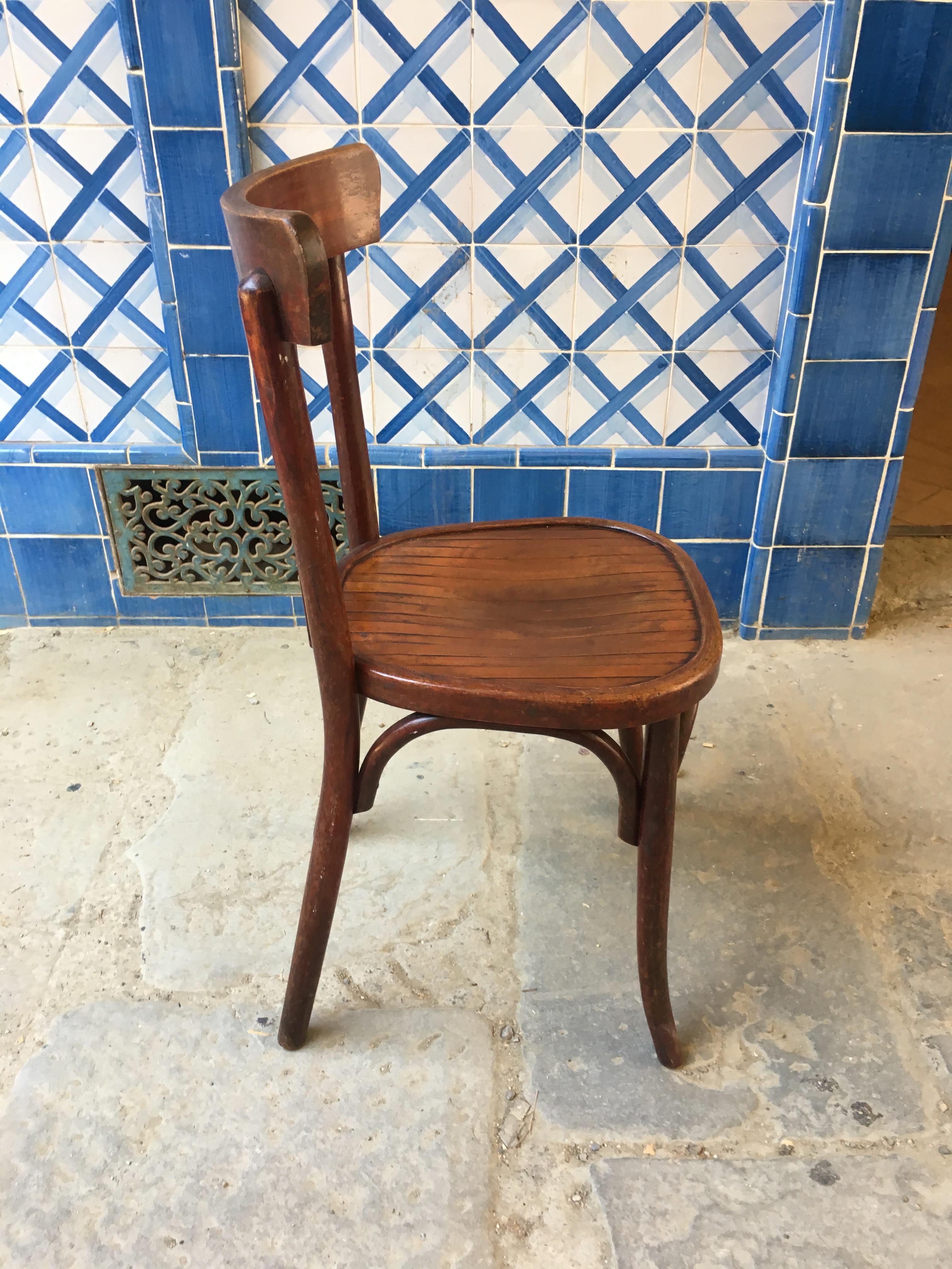 Set of Six French Bistrot Chairs in Beechwood with Mahogany Patina from 1930s For Sale 2