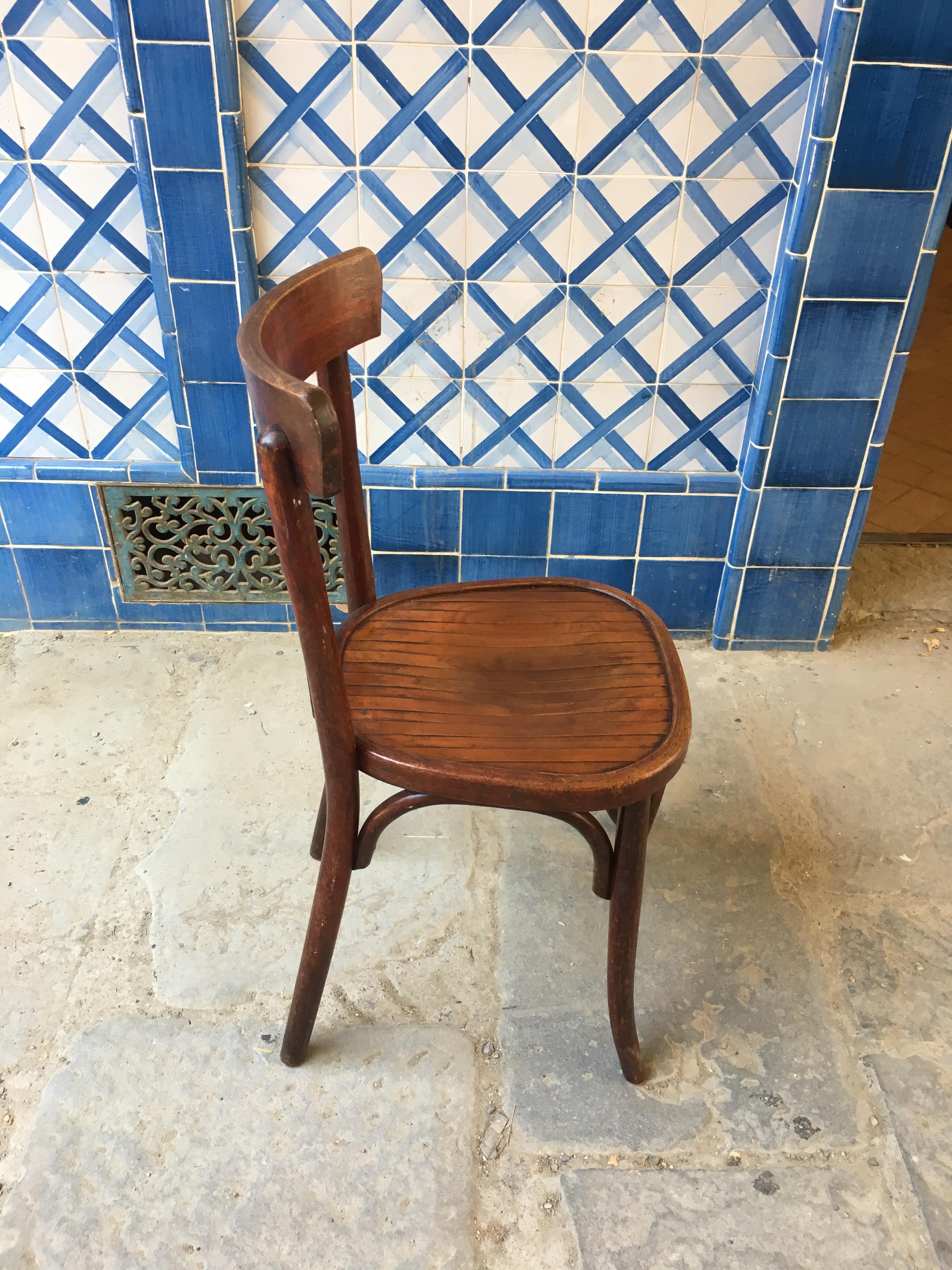 Set of Six French Bistrot Chairs in Beechwood with Mahogany Patina from 1930s For Sale 3
