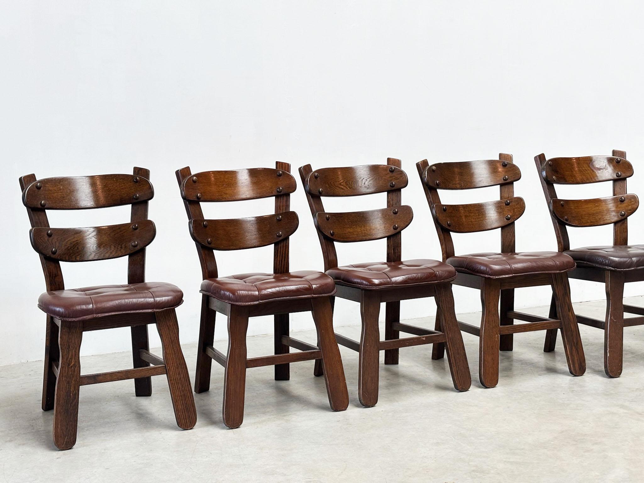 Francese Set di sei sedie da pranzo brutaliste francesi in vendita