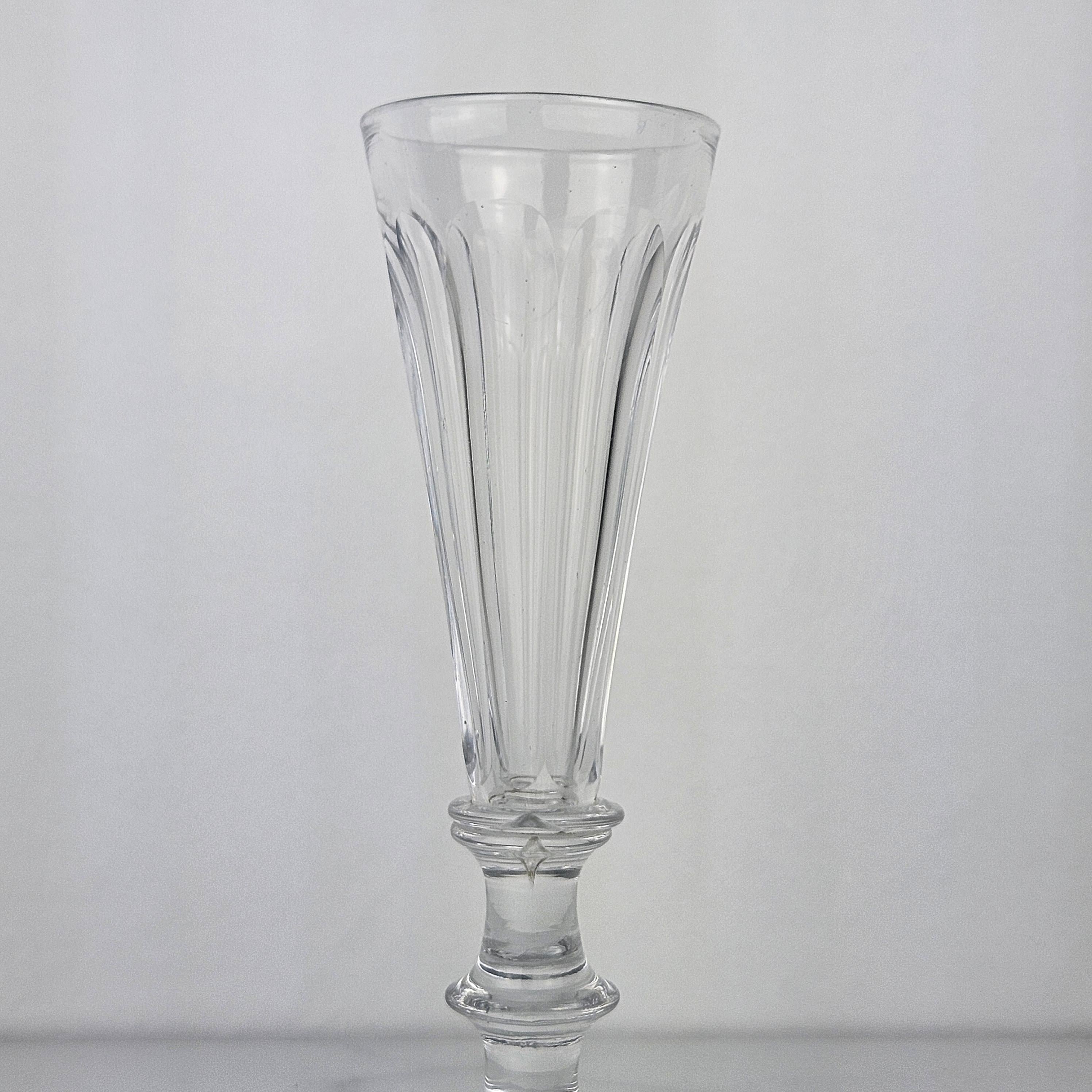 Juego de seis copas de champán francesas de cristal, ca. 1870 Hecho a mano en venta