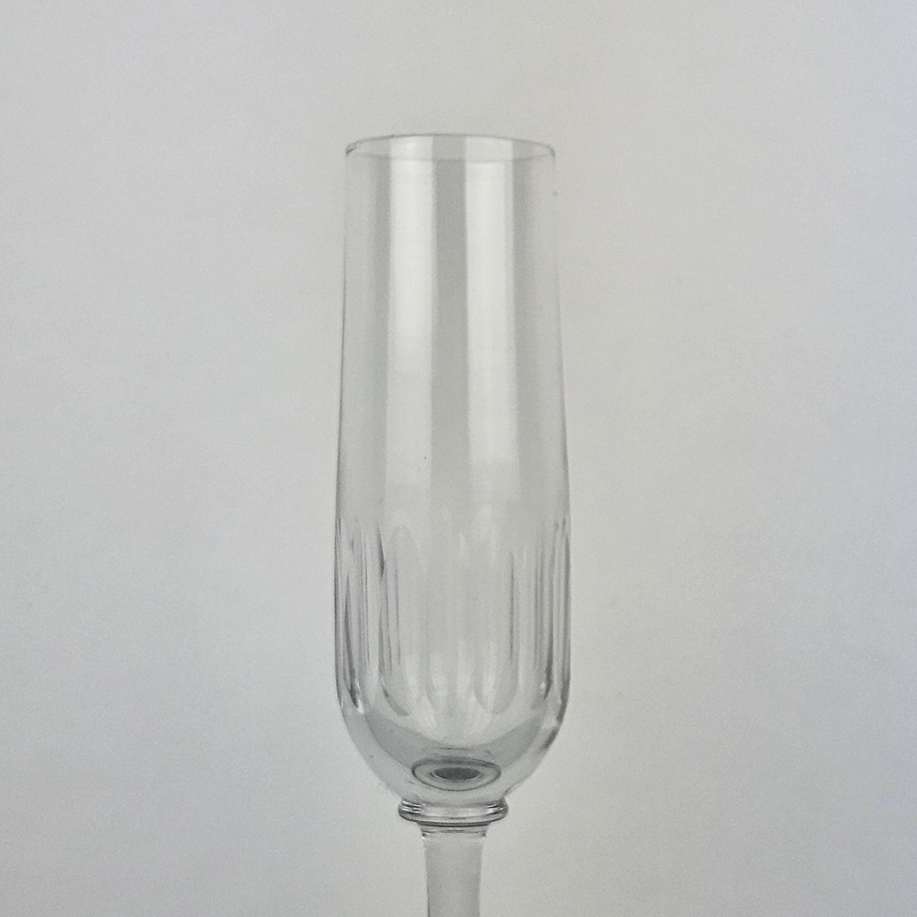 Juego de seis copas francesas de champán en vidrio, ca. 1880 Hecho a mano en venta