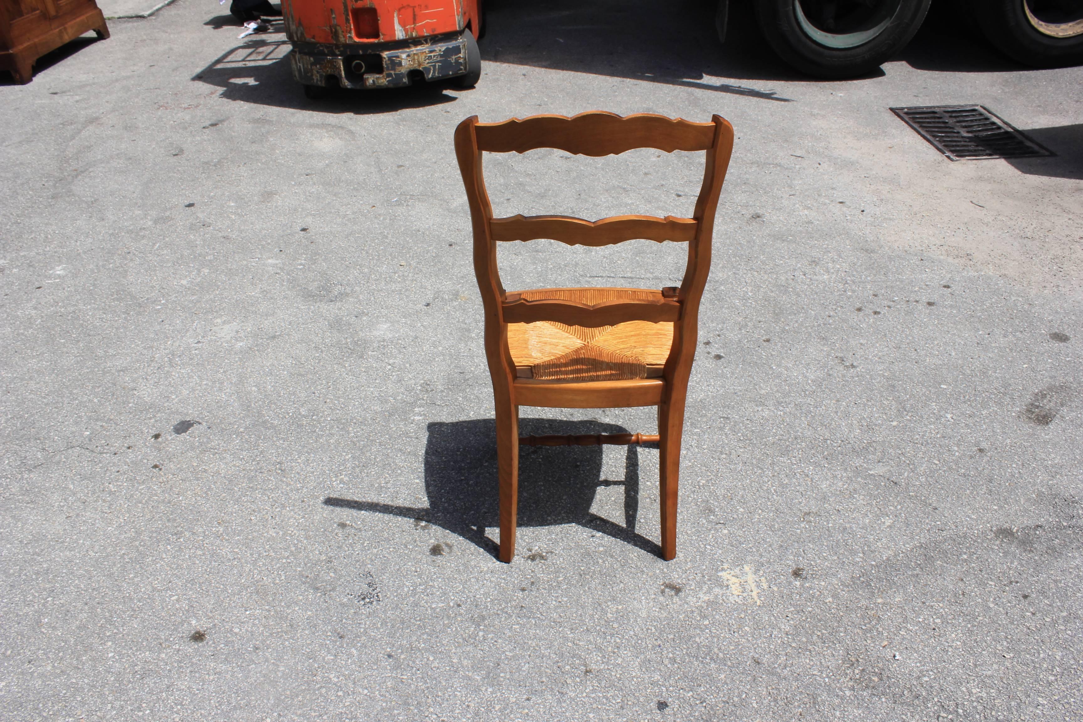 Set of Six French Country Rush Seat Solid Walnut Dining Chairs, circa 1910s 8