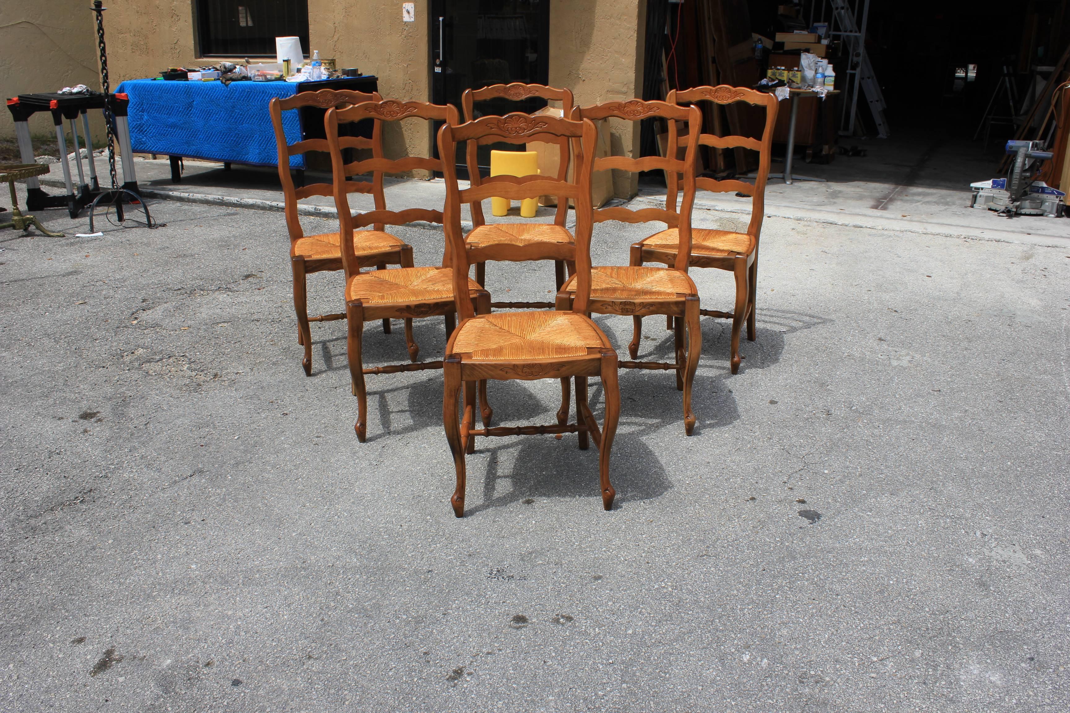 Set of Six French Country Rush Seat Solid Walnut Dining Chairs, circa 1910s 2