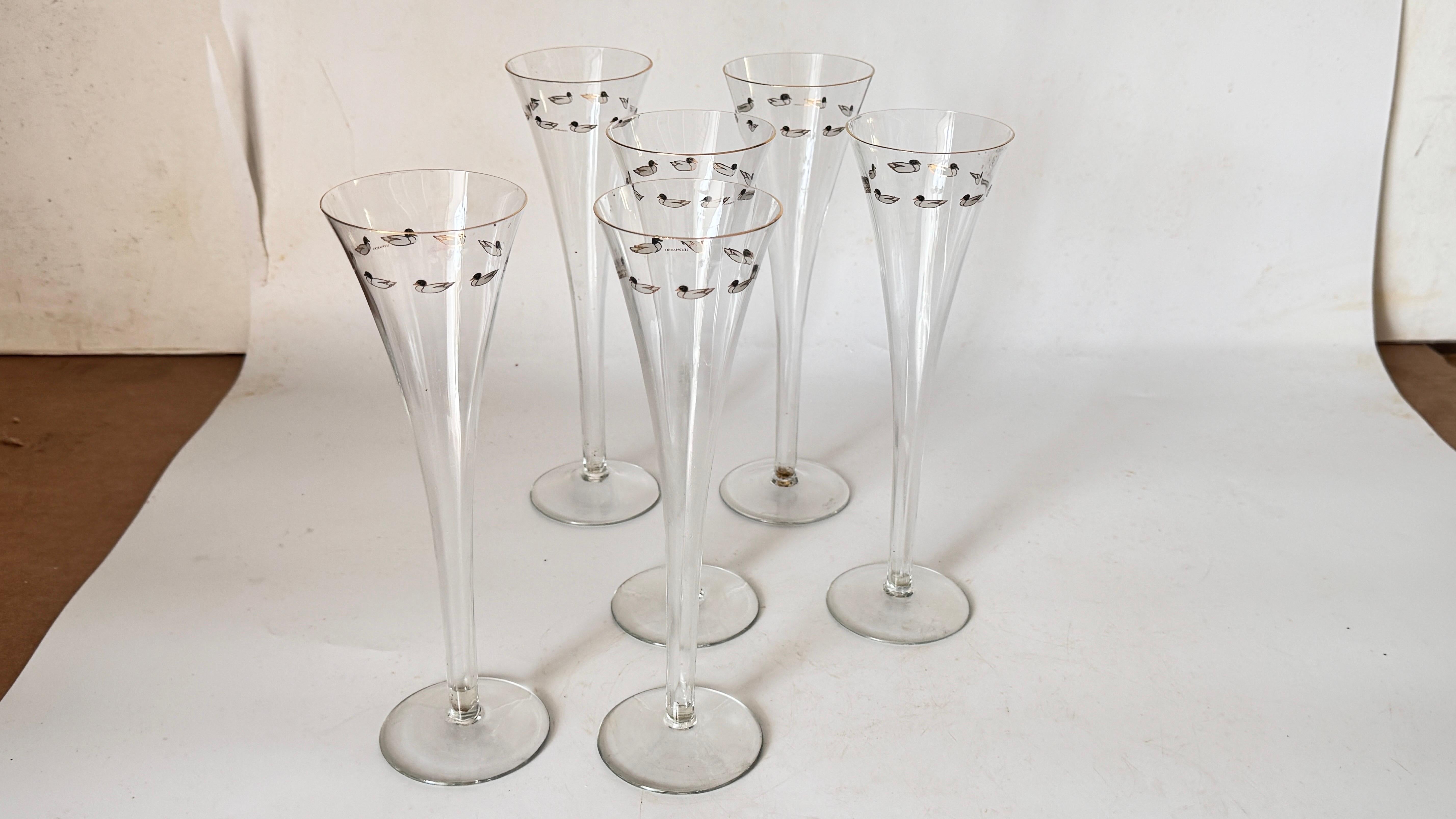 Ensemble de six coupes à champagne françaises en cristal, design unique avec motifs de canards en vente 4