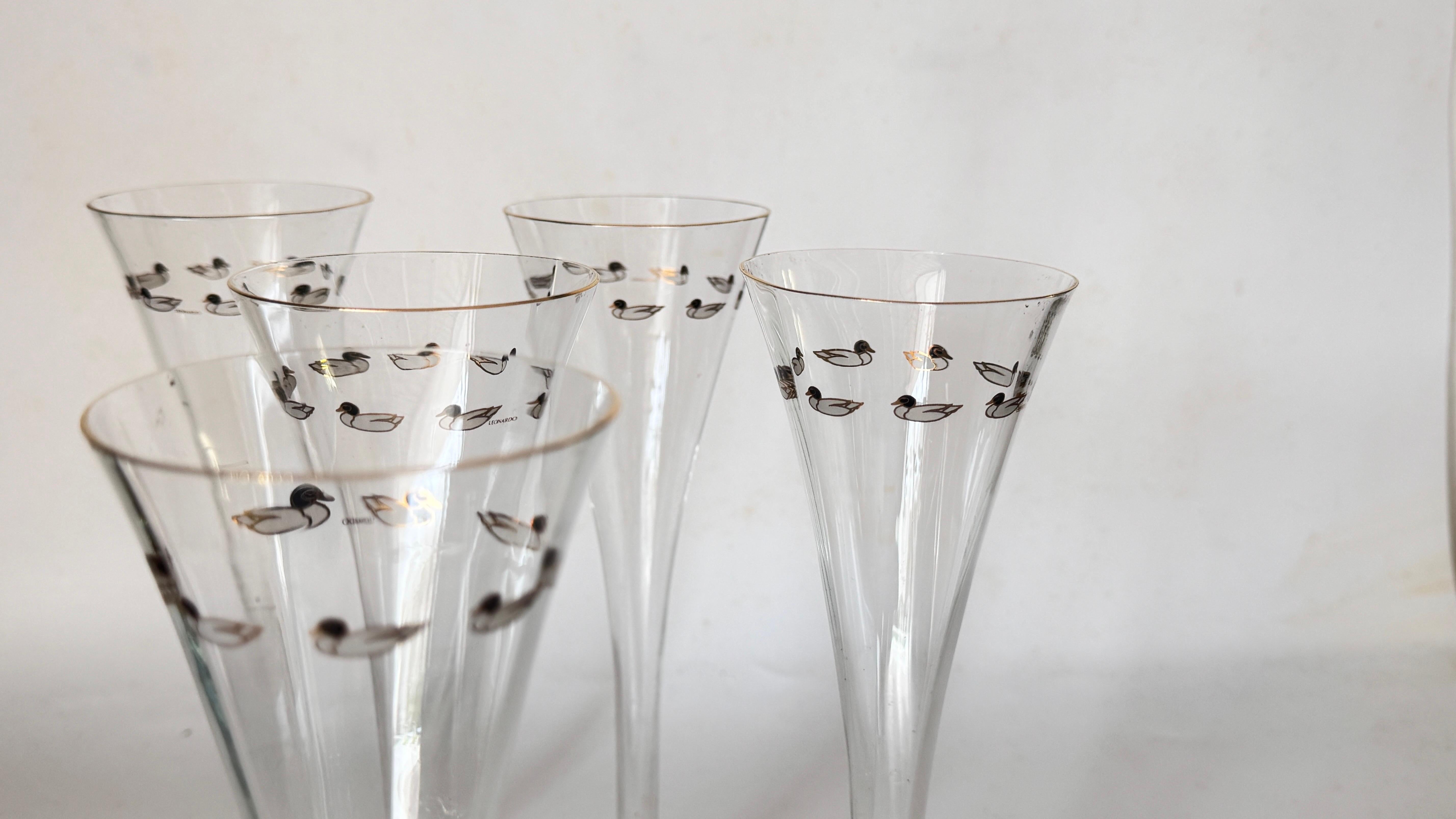Ensemble de six coupes à champagne françaises en cristal, design unique avec motifs de canards en vente 2
