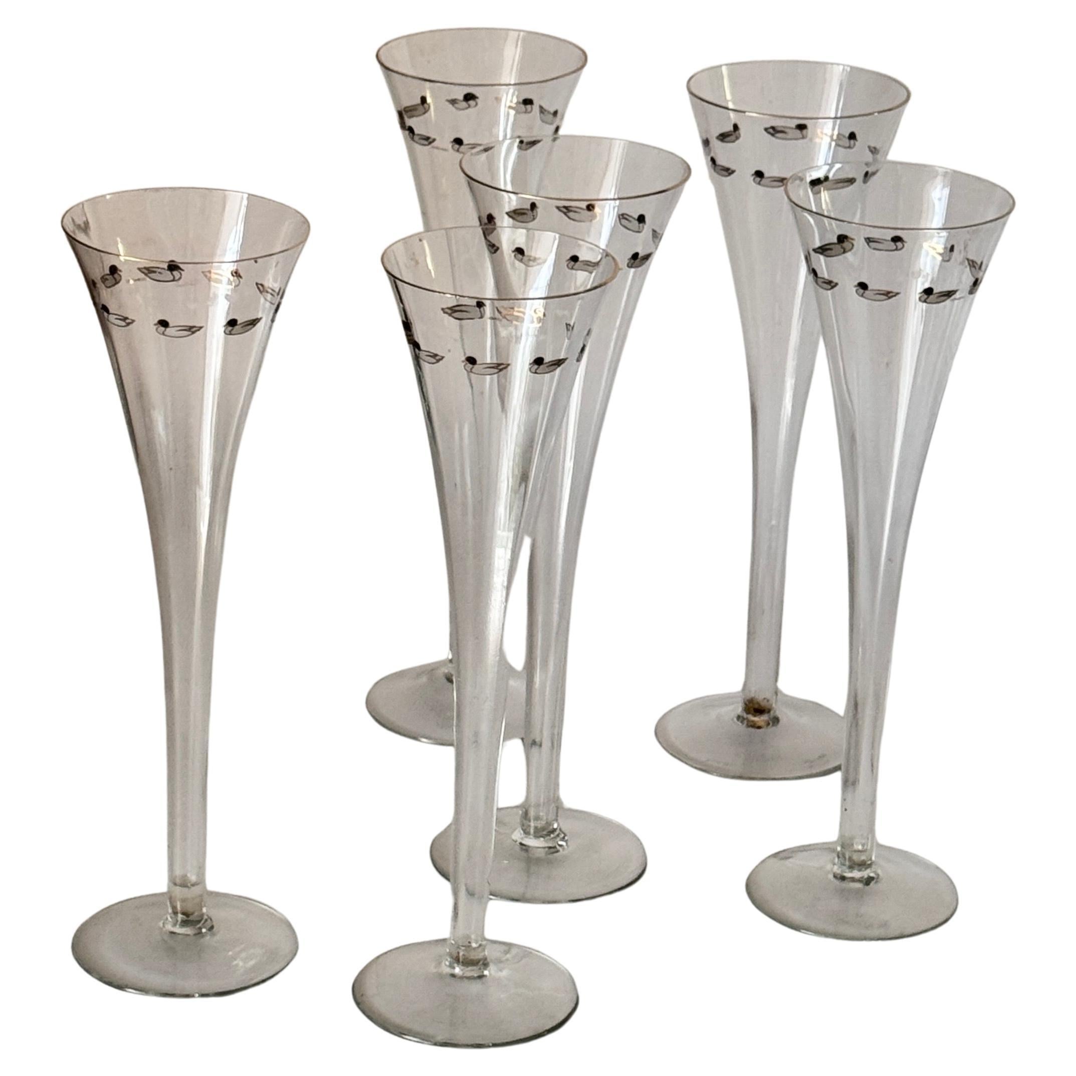 Ensemble de six coupes à champagne françaises en cristal, design unique avec motifs de canards en vente