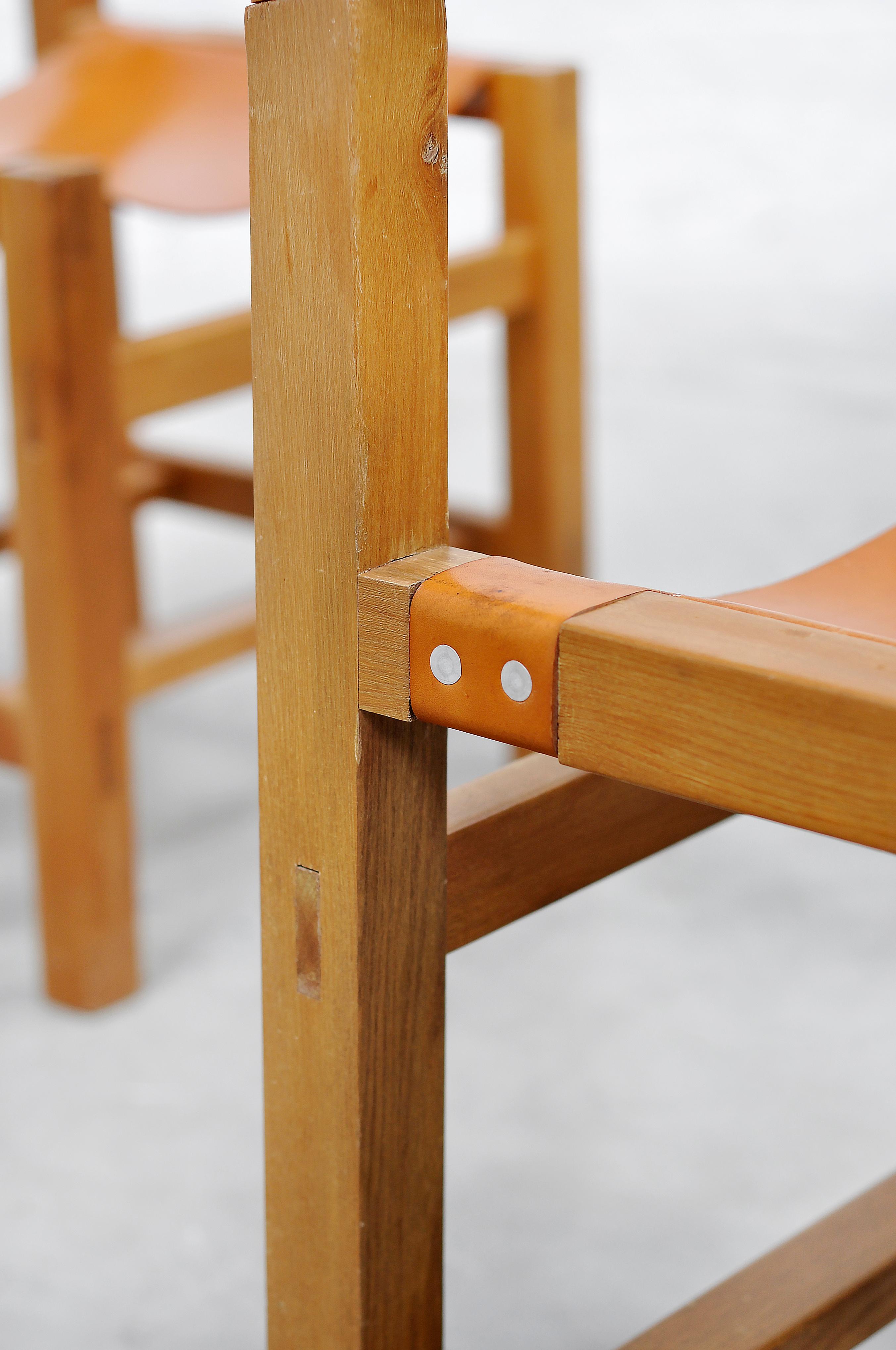 Set of Six French Elm and Leather Dining Chairs by Maison Regain, 1970s For Sale 7